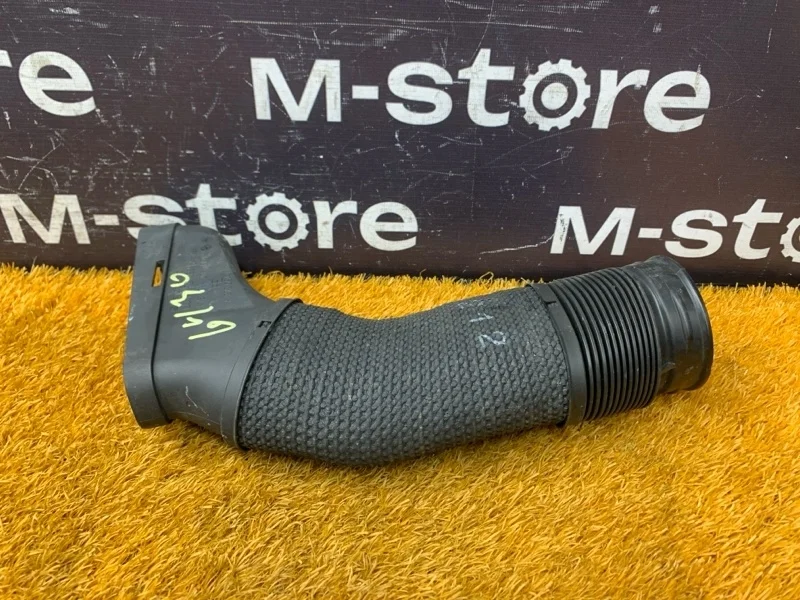 Патрубок воздушного фильтра Mercedes-Benz E-Class 2009 A2720901282 W212 272.980, правый