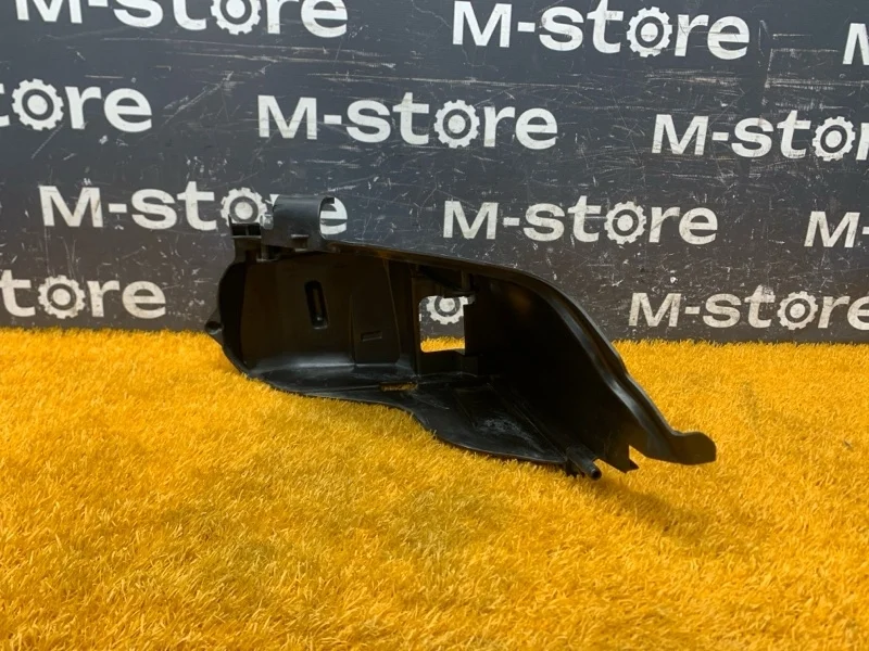 Кронштейн фары Audi Q7 2010 4L0941614B 4L CJTC, правый