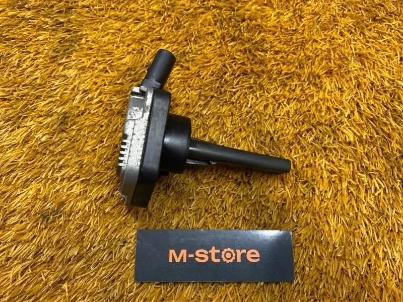 Датчик уровня масла Audi A3 2007 06E907660 8P BWA