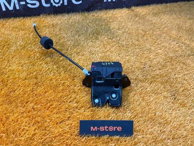 Замок багажника Mercedes-Benz E-Class 2005 A1717500085 W211 272.943