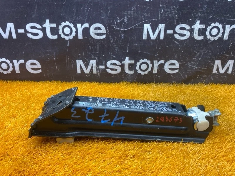 Домкрат Mercedes-Benz E-Class 2005 A2115830215 W211 272.943