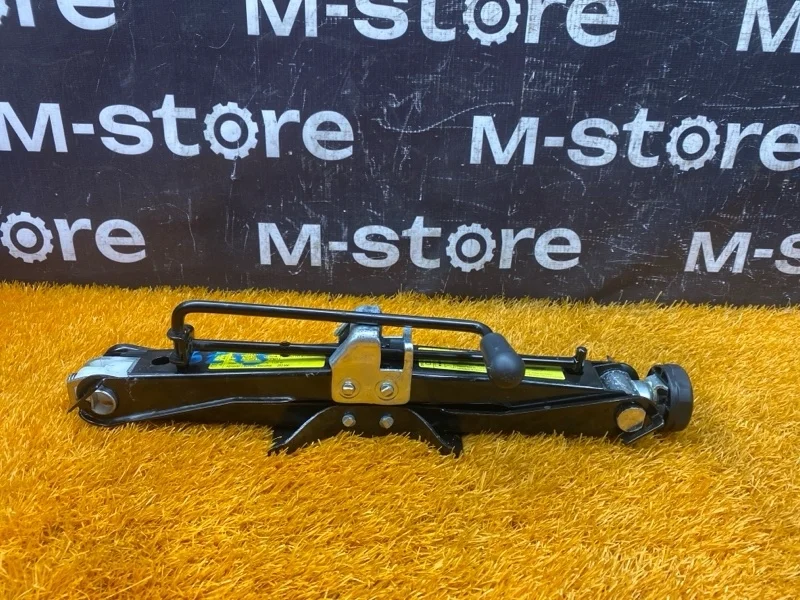 Домкрат Audi A4 2013 8K0011031G B8/8K CDNB