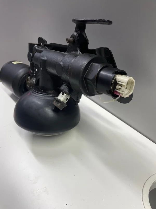 Клапан гидроподвески TOYOTA LAND CRUISER 200 2020 4804060010 URJ202 4.6 1UR-FE, задний левый