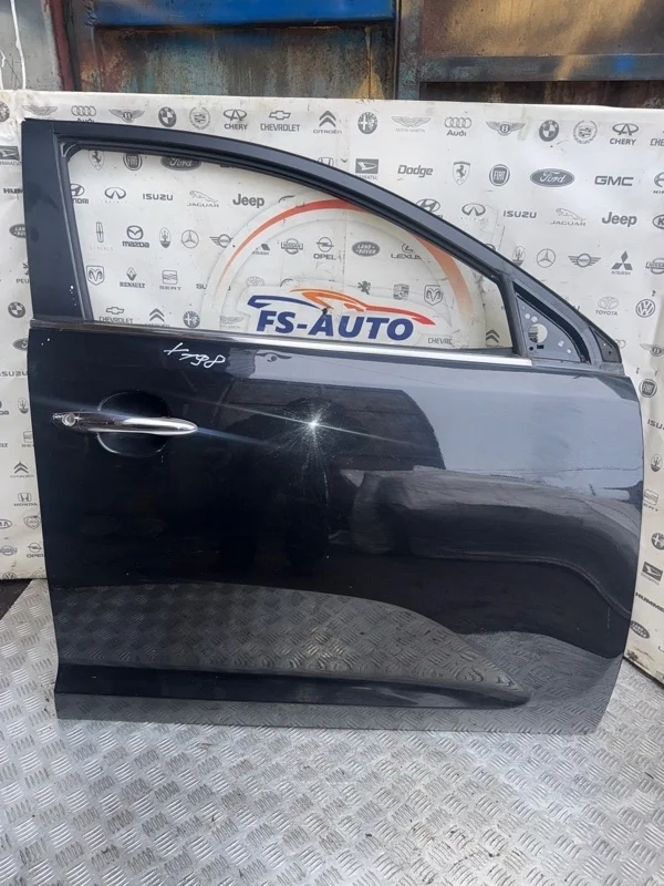 Дверь боковая Kia Sportage 3 2012 760043W000 SUV 2.0 G4KD, передняя правая