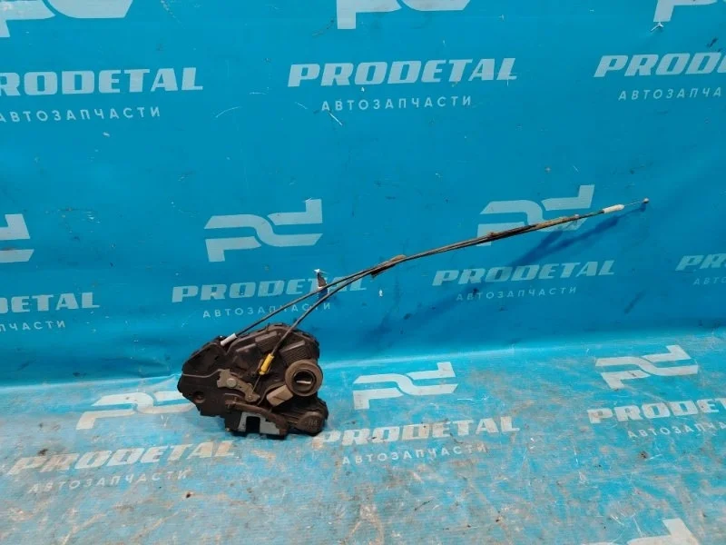 Замок двери передний правый Suzuki Grand Vitara