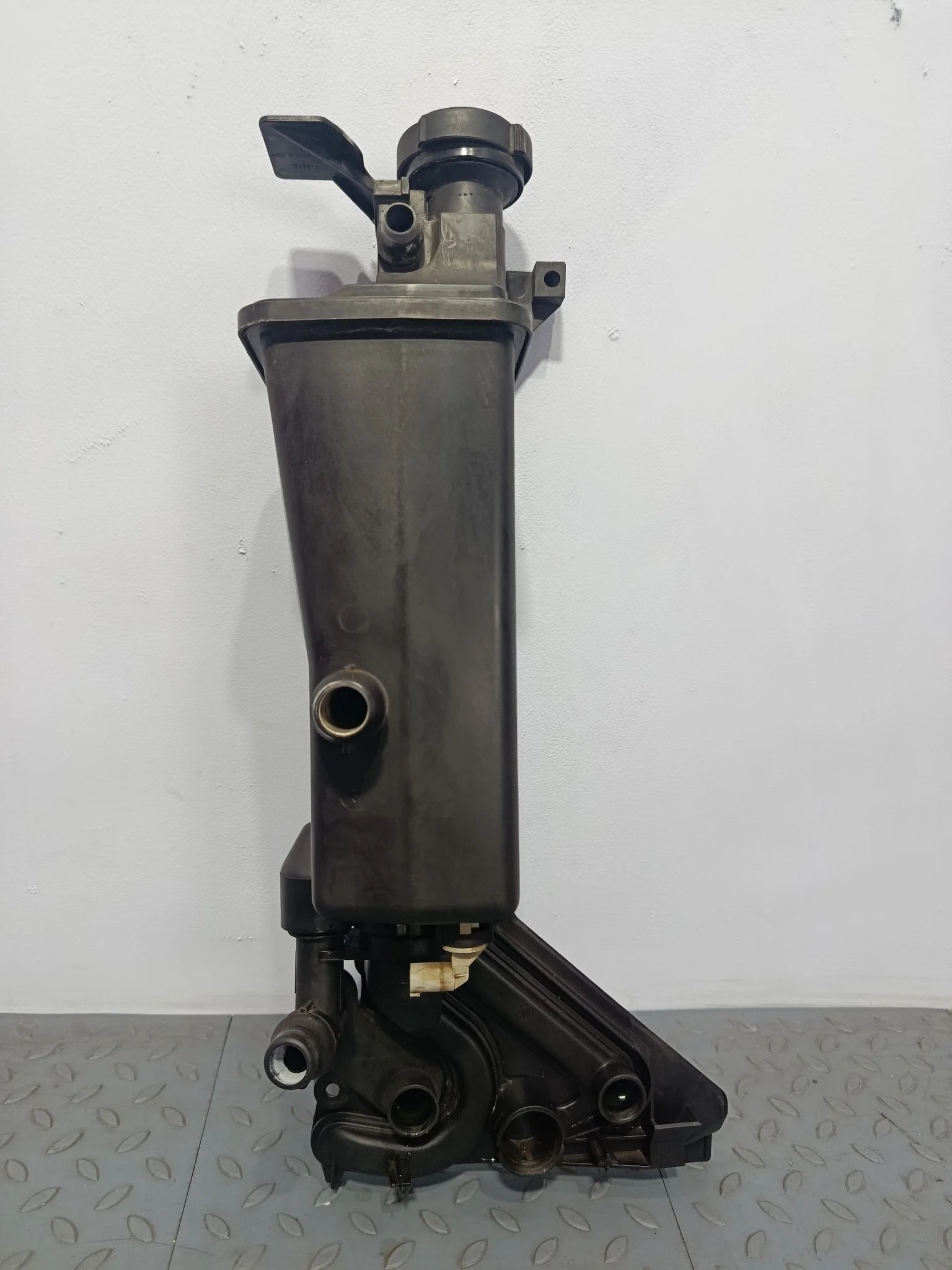 БАЧОК РАСШИРИТЕЛЬНЫЙ BMW 17117573781