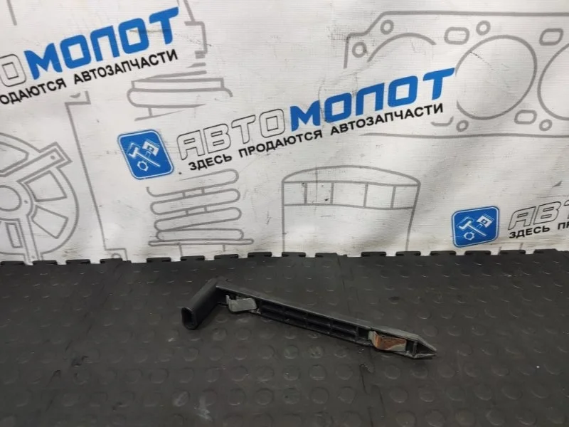 Кронштейн фары Volvo Xc60 2013—2017 89075547 DZ47 B4204T7