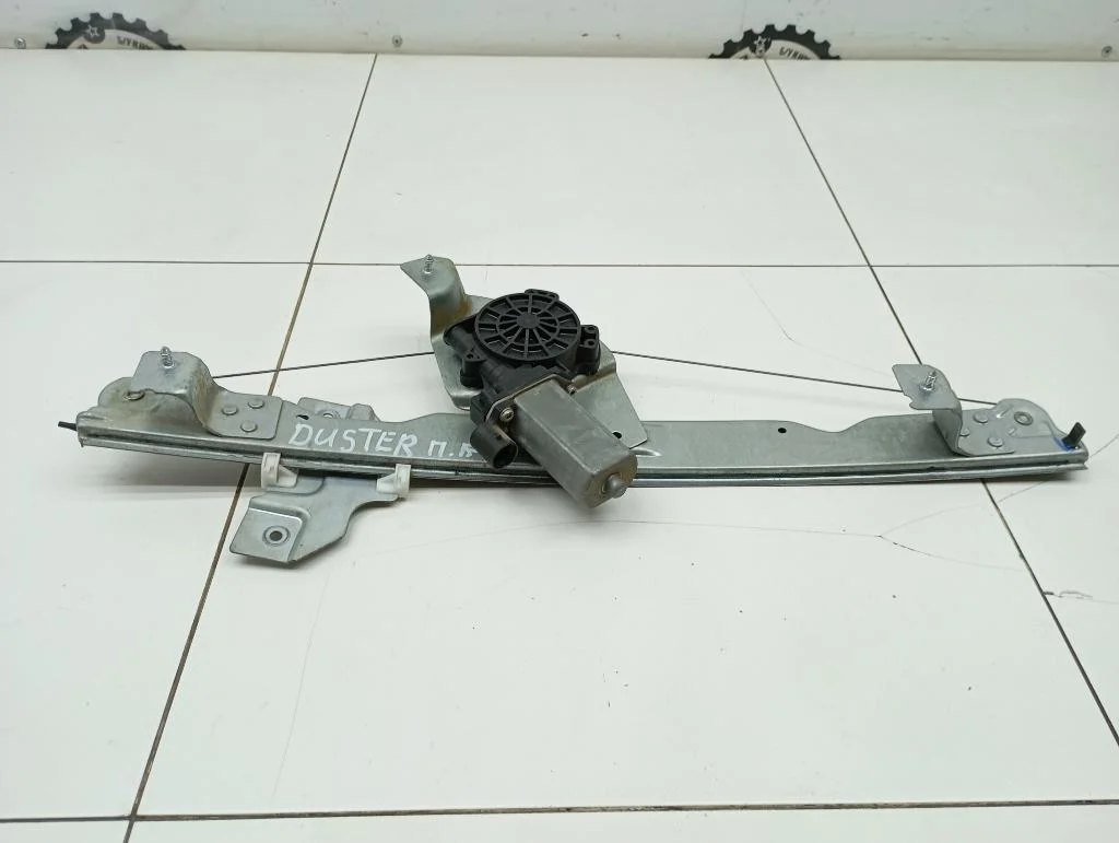 Стеклоподъемник передний правый Renault Duster 1 2014
