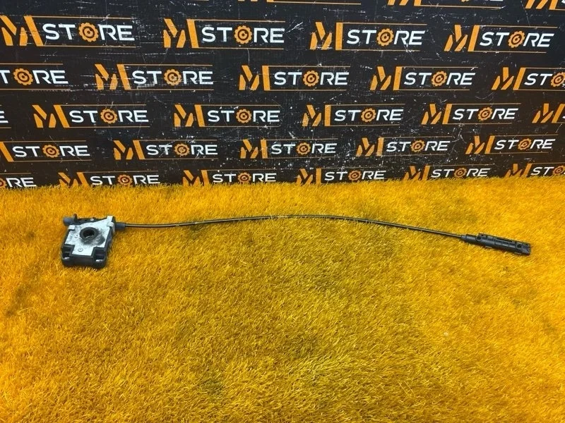 Замок капота BMW 3-Series 2004 51238203862 E46 M54B22 (226S1), правый