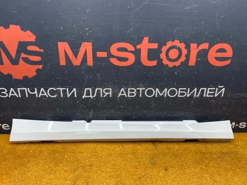 Накладка на порог BMW 1-Series 2009 51777046346 E87 N45B16A, правая