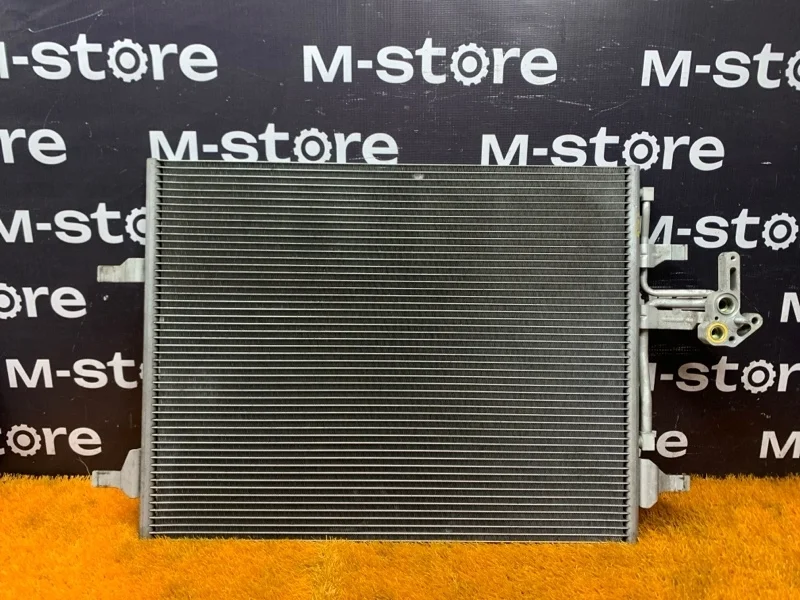 Радиатор кондиционера Volvo XC60 2011 31332027 DZ44 B4204T6