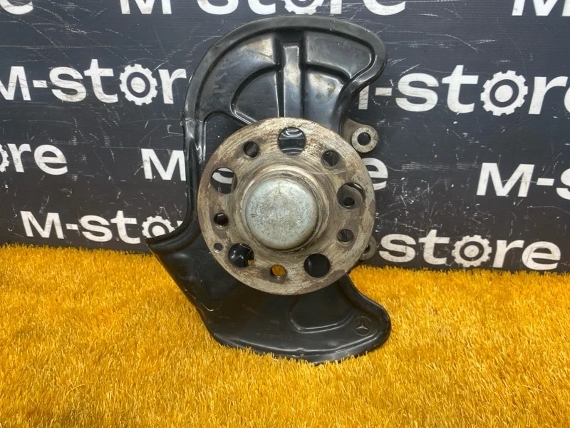 Ступица Mercedes-Benz E-Class 2009 A2043320101 C207 272.961, передняя левая