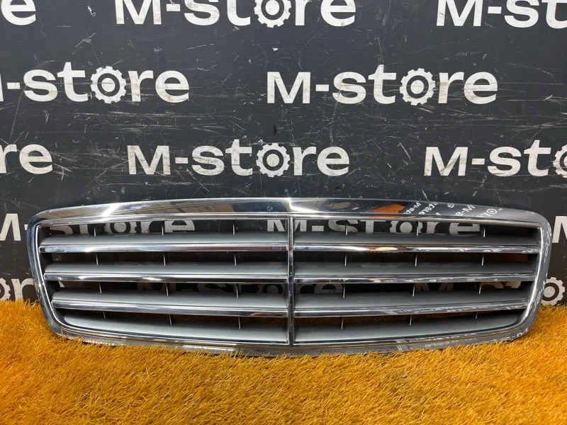 Решетка радиатора Mercedes-Benz C-Class 2006 A2038800223 W203 271.940