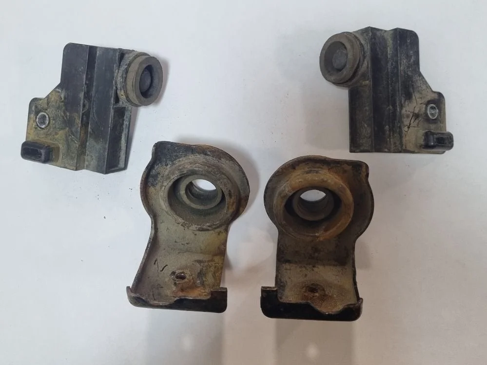 кронштейн радиаторов Suzuki Grand Vitara II (2005—2008)