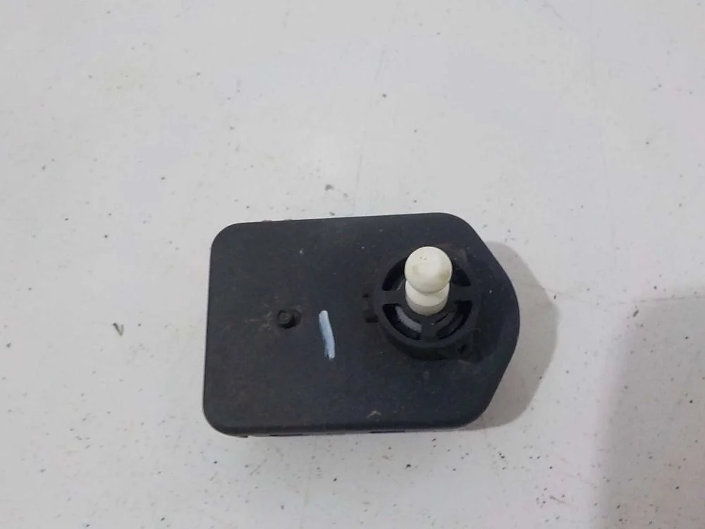 Корректор фары Toyota Land Cruiser 200 (2007—2012)