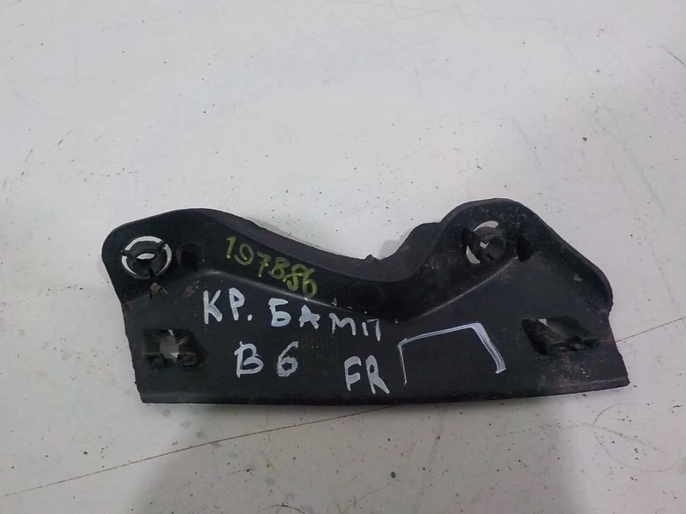 кронштейн бампера Volkswagen Passat B6 (2005—2010) Перед Лево