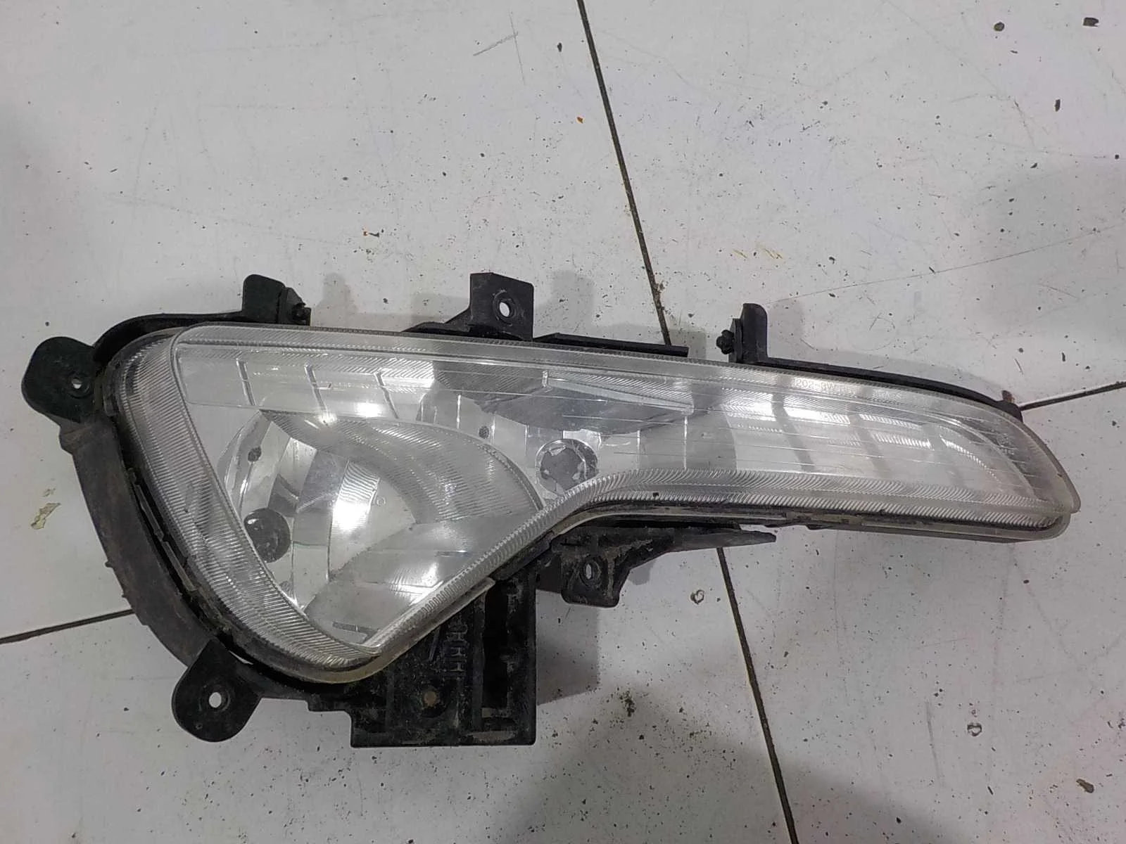 Фара противотуманная Kia Sportage III (2010—2014) Перед Право