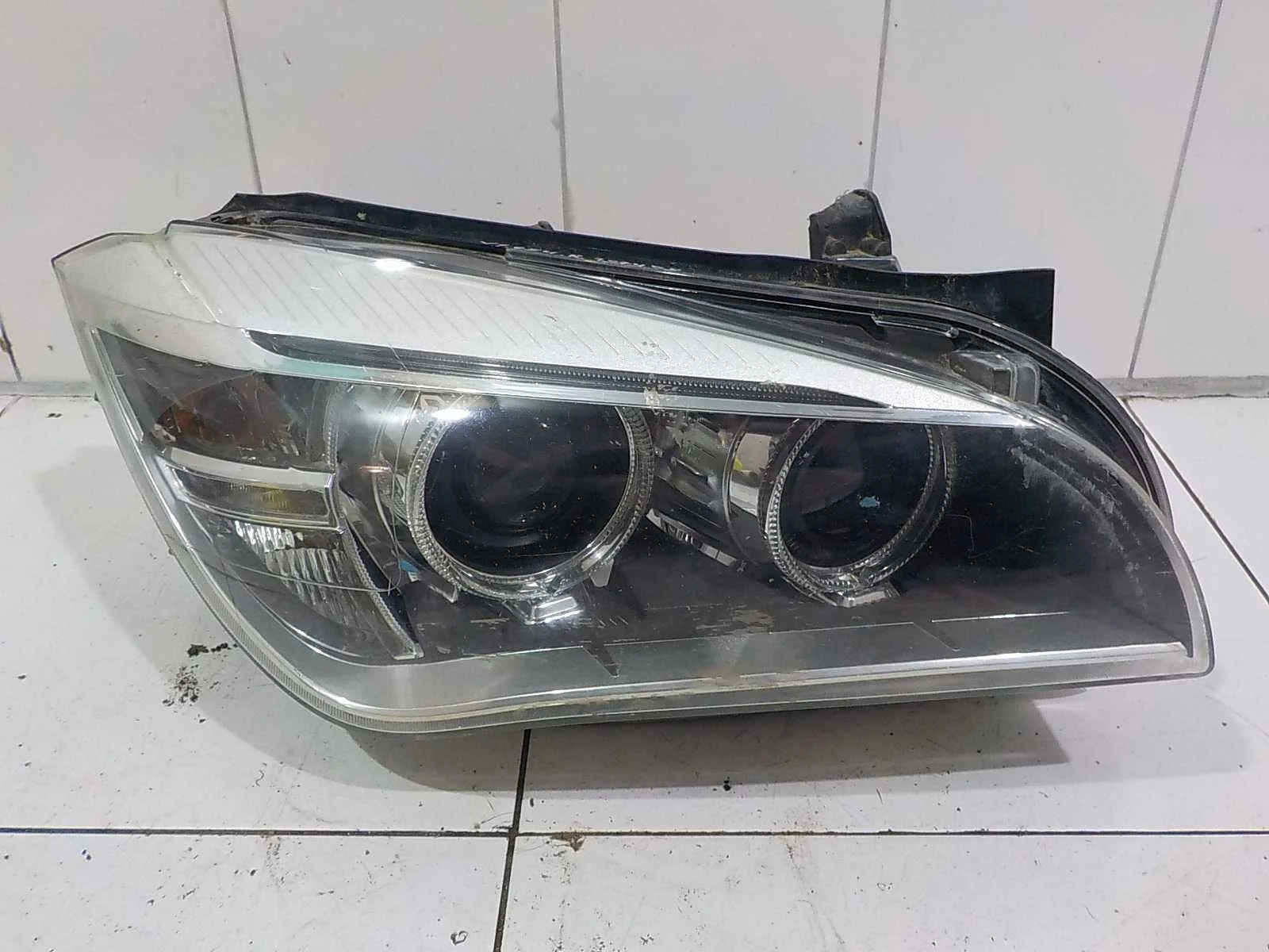 Фара BMW X1 E84 (2009—2012)  Право