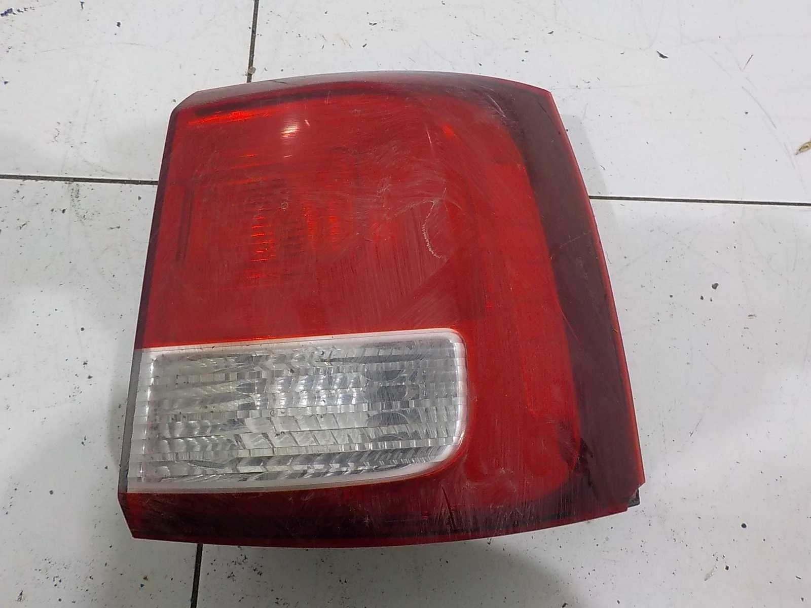 Фонарь Kia Sorento II (2009—2012)  Право