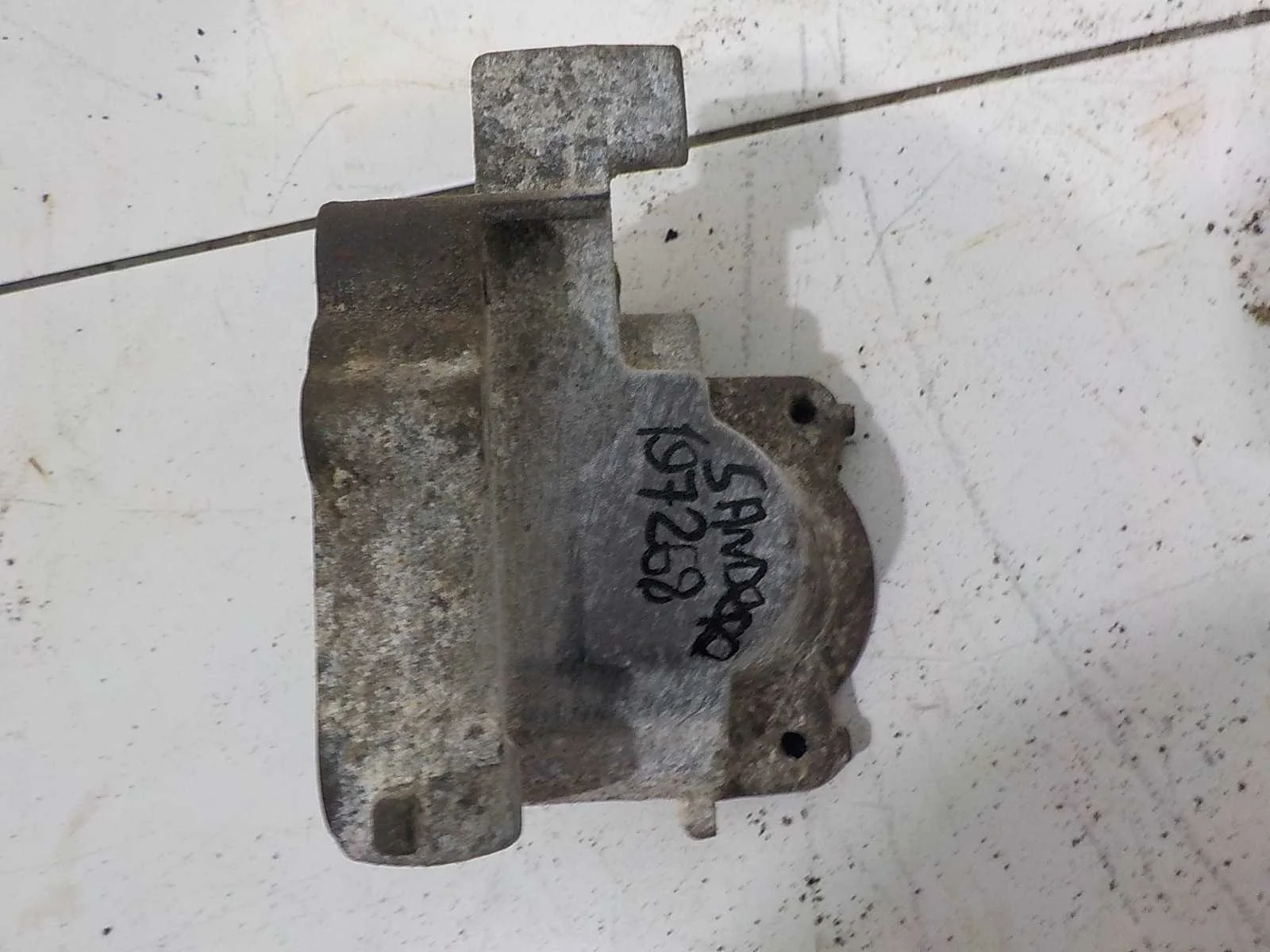 Корпус термостата Renault Logan I (2004—2009)