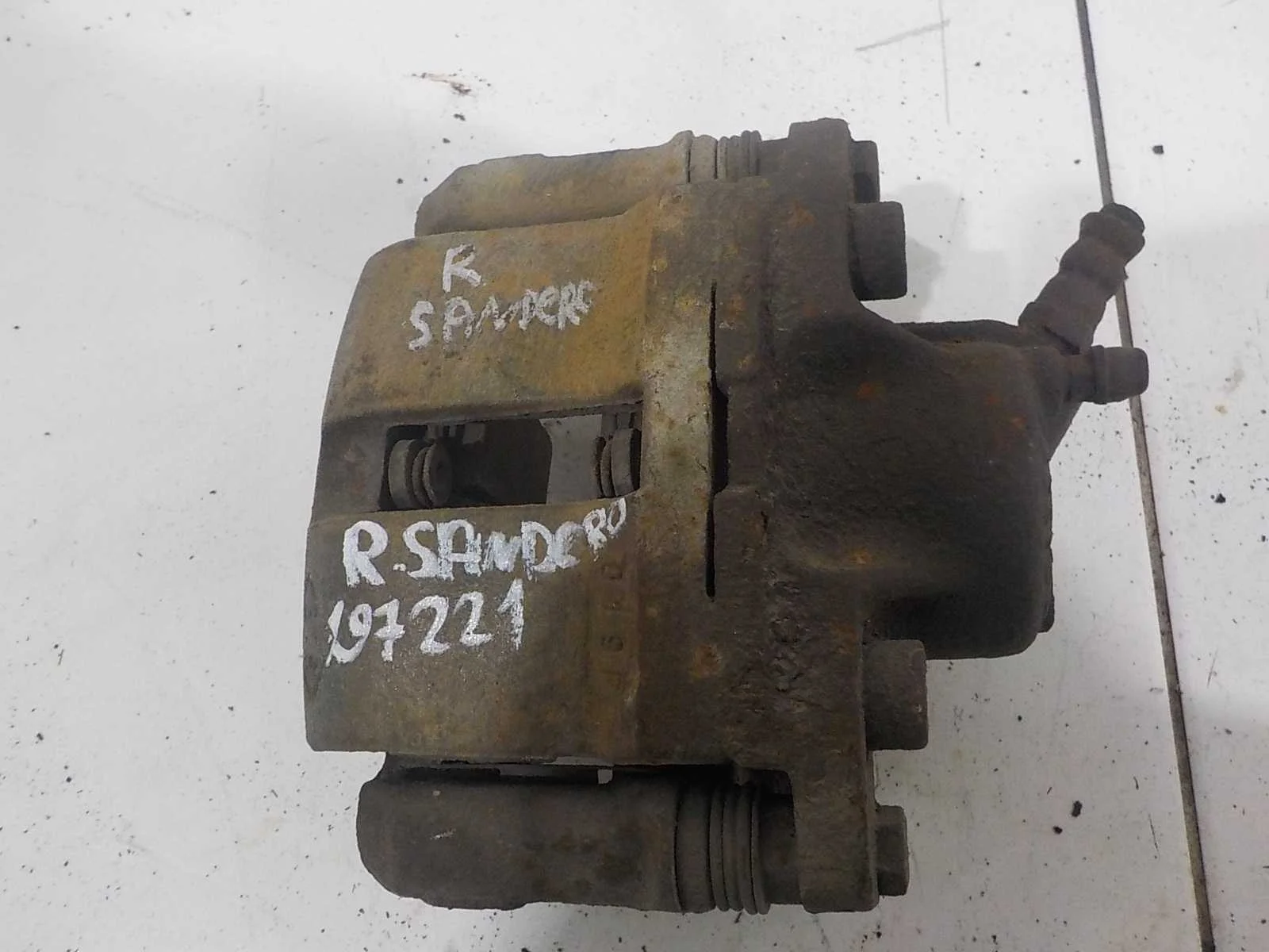 суппорт Renault Symbol I (1999—2002) Перед Право