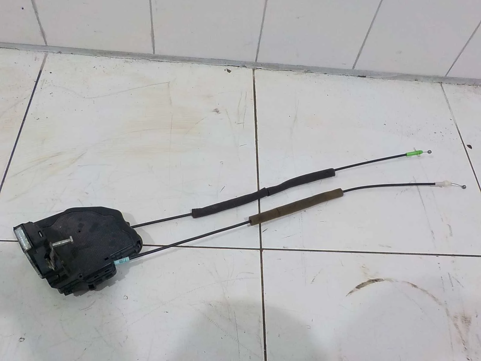 Замок двери Toyota RAV4 IV (2012—2015) Зад Право