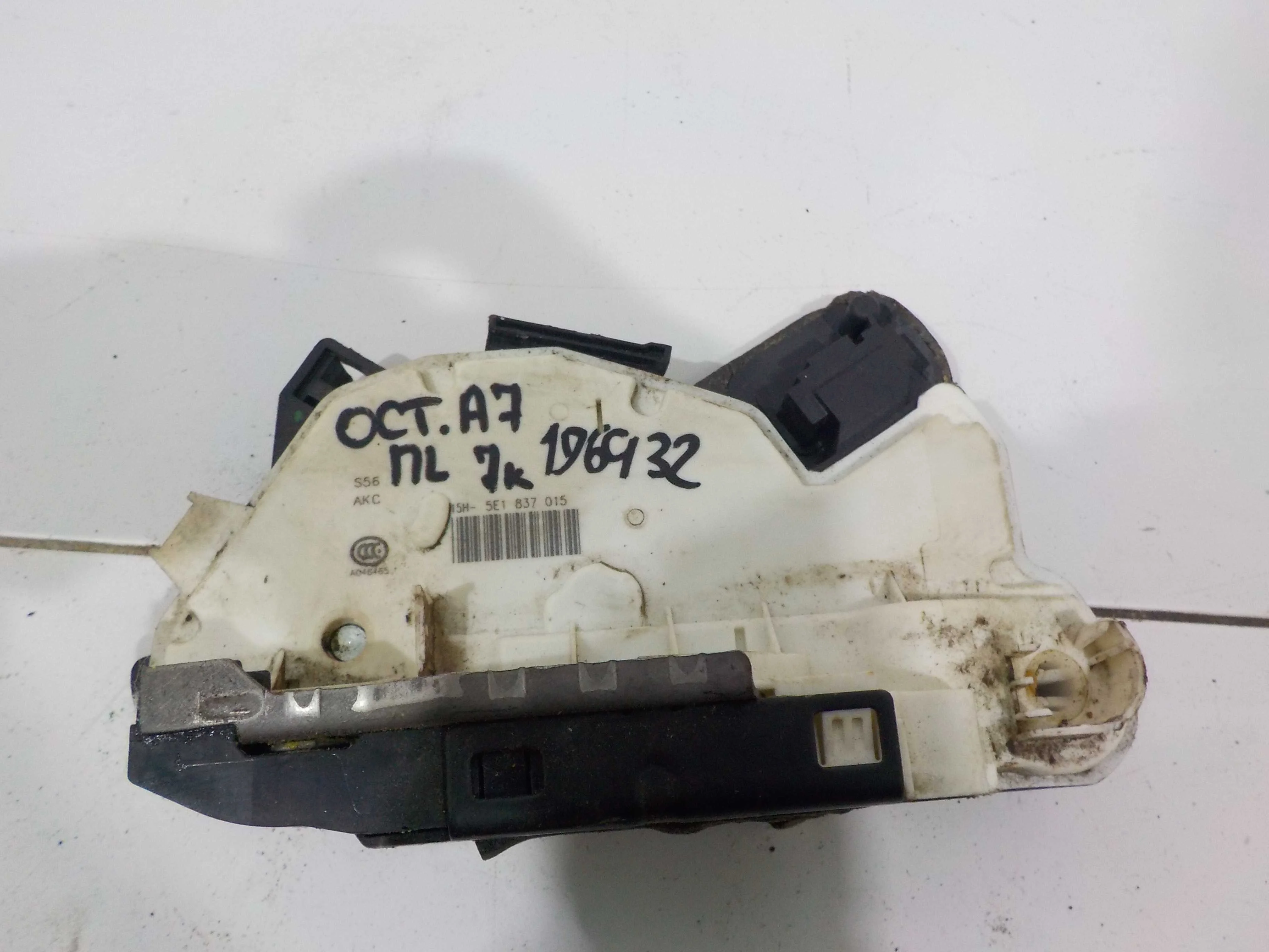 Замок двери Skoda Octavia III (2013—2017) Перед Лево