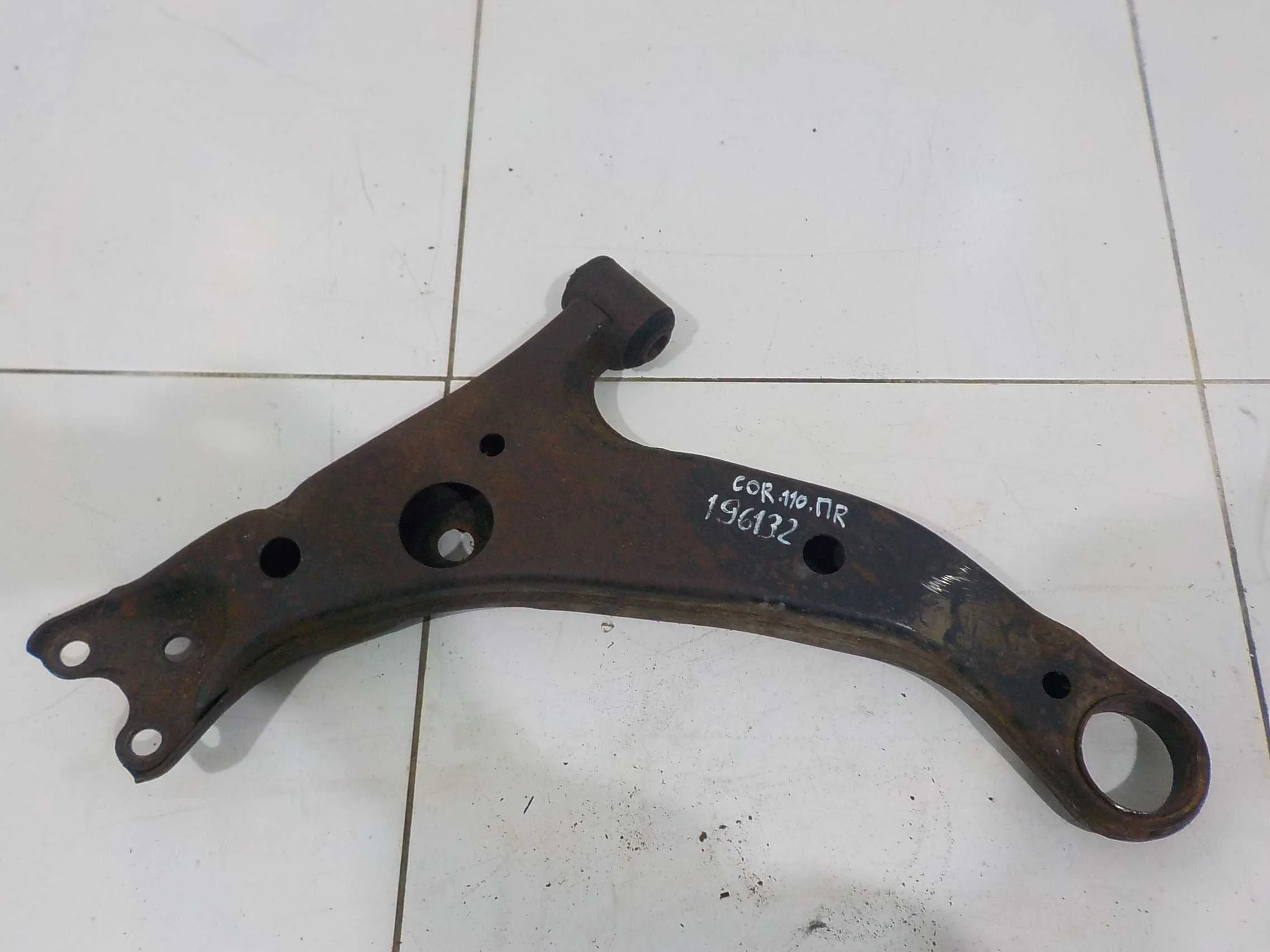 Рычаг Toyota Corolla VII (1991—2002) Перед Право