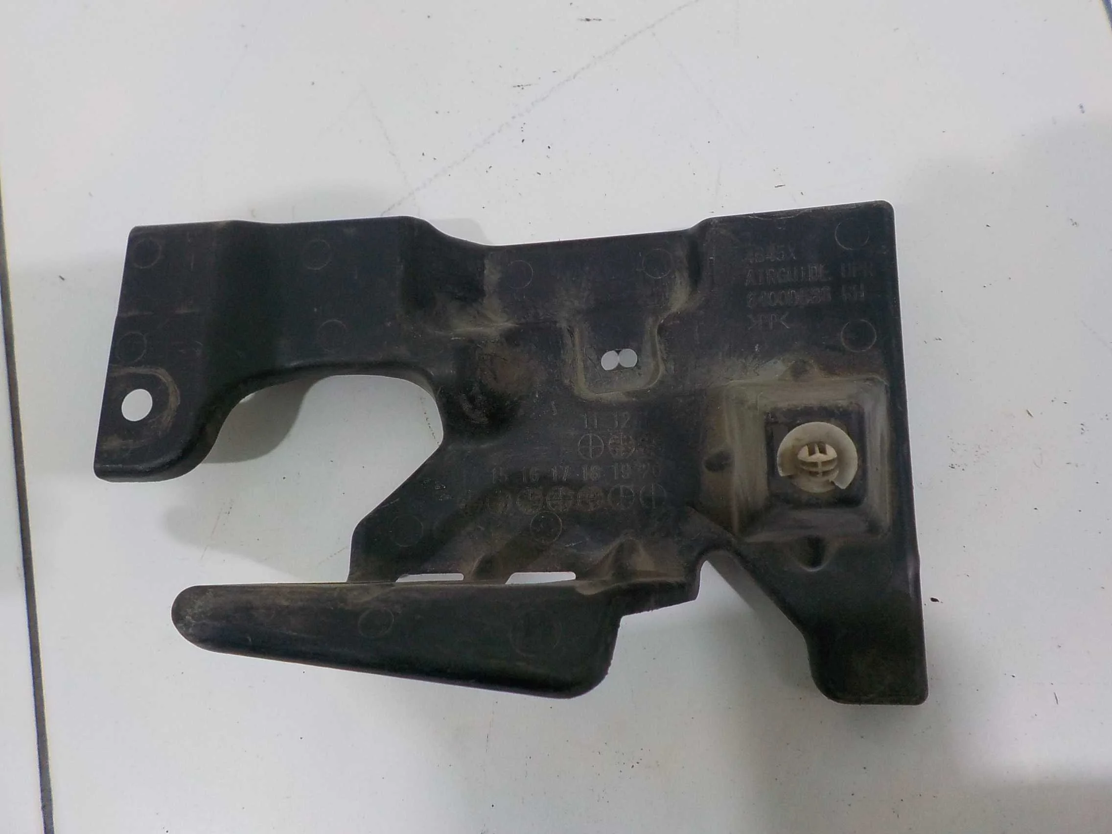 кронштейн радиаторов Mitsubishi Outlander III рестайлинг 3 (2018—2025)