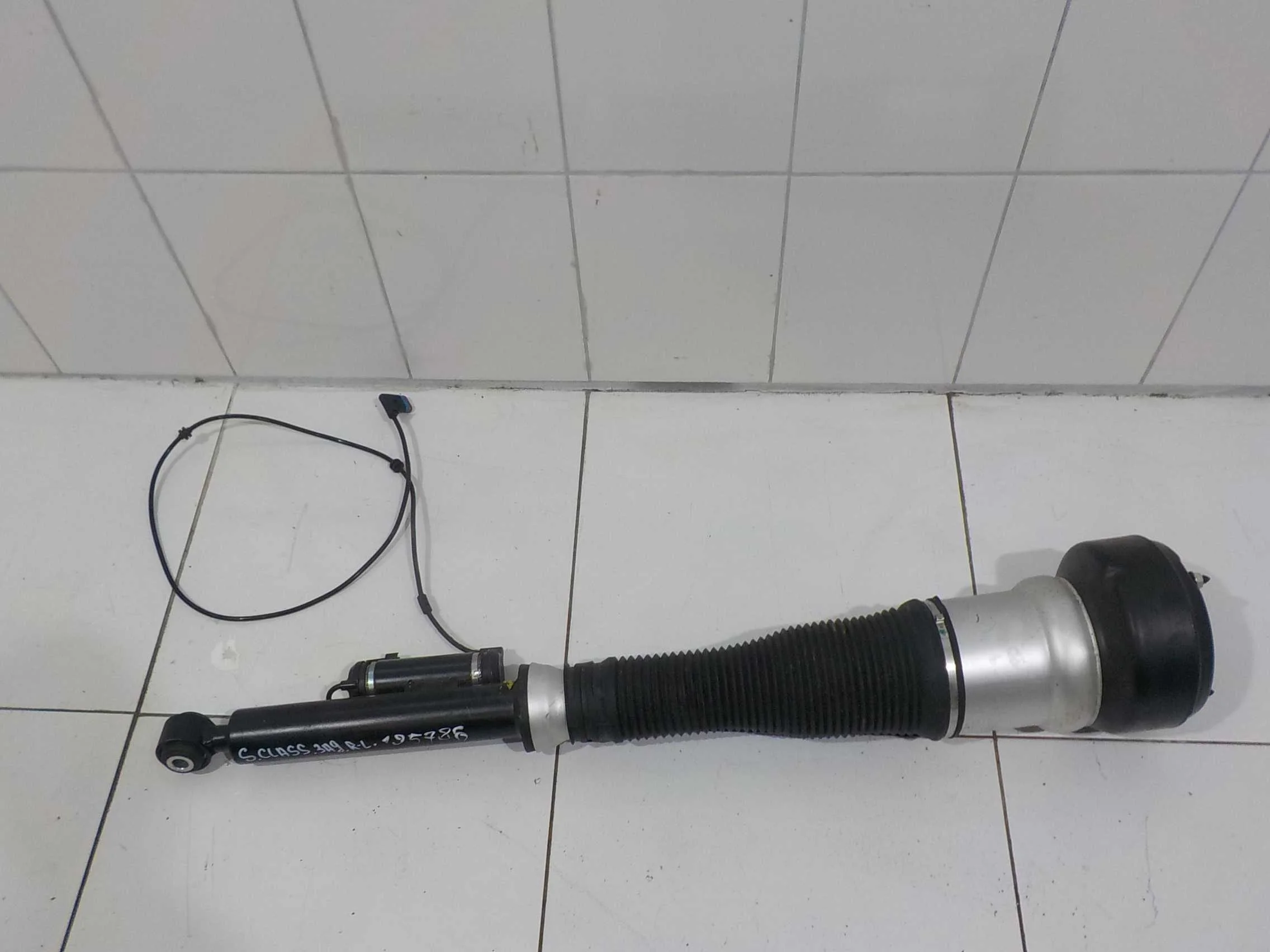 амортизатор Mercedes-Benz S-класс W221 (2005—2009) Зад Лево