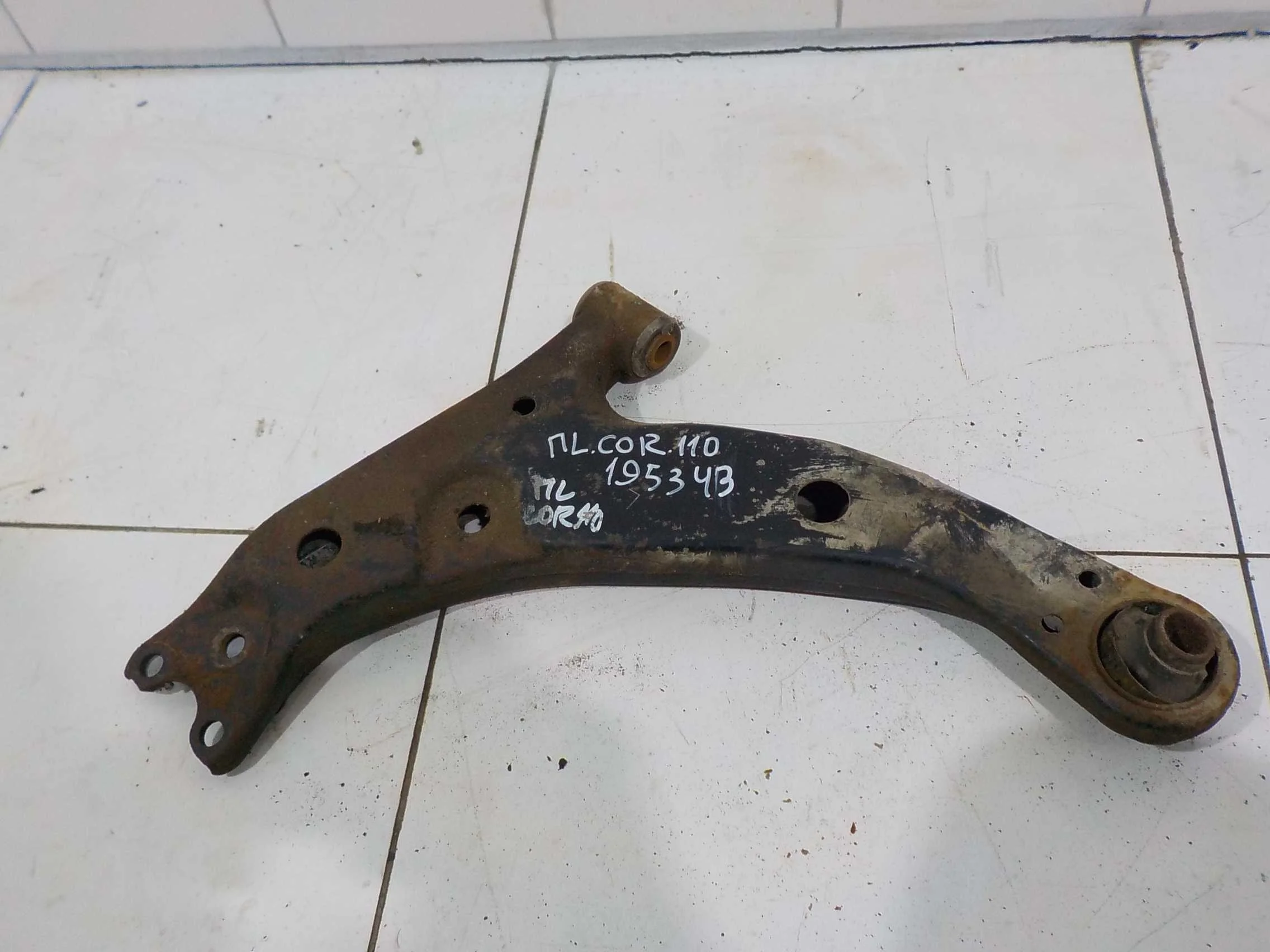 Рычаг Toyota Corolla VIII (1995—2000) Перед Лево