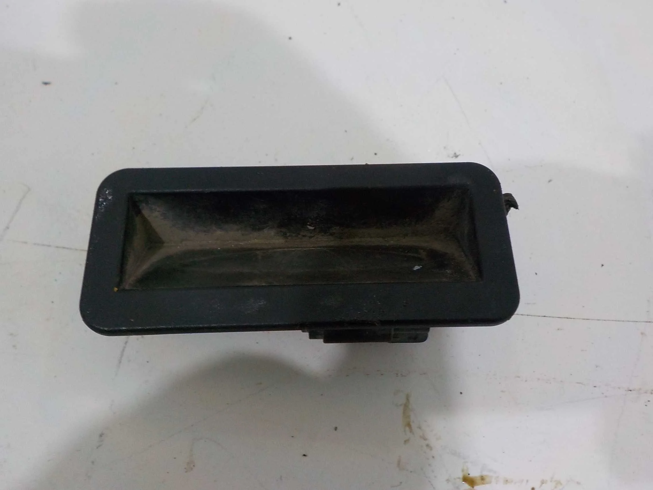 кнопка крышки багажника Ford C-MAX I (2003—2007)