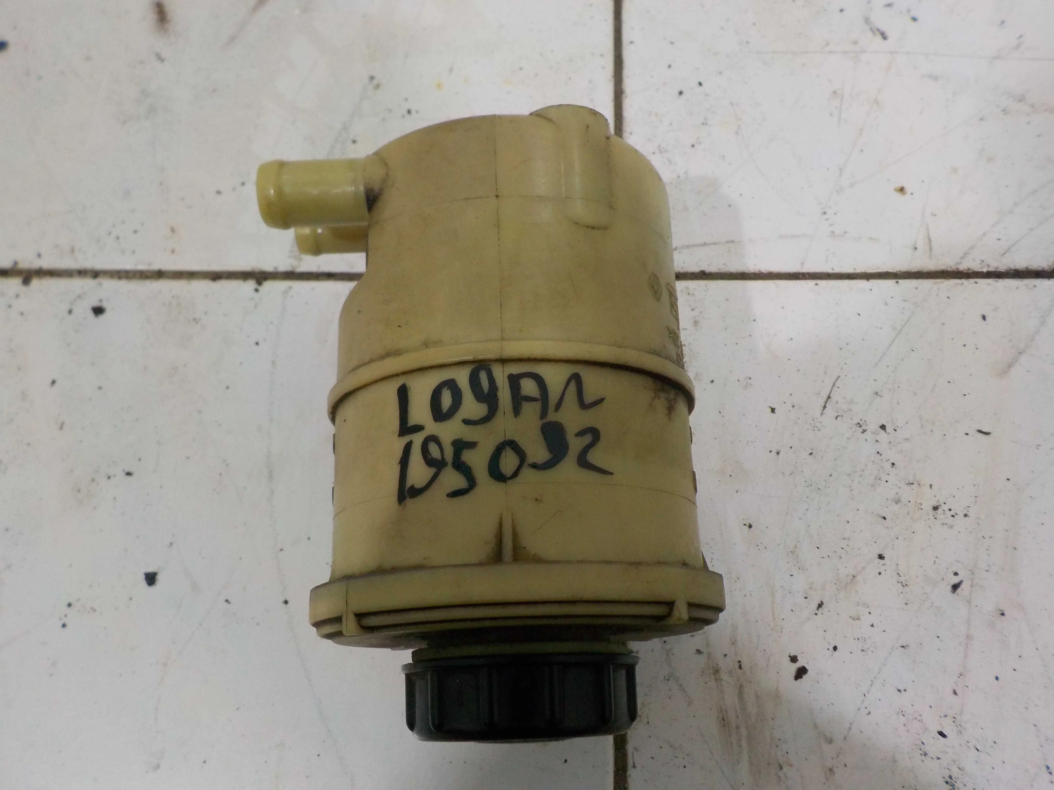 Бачок гидроусилителя Renault Logan I рестайлинг (2009—2015)