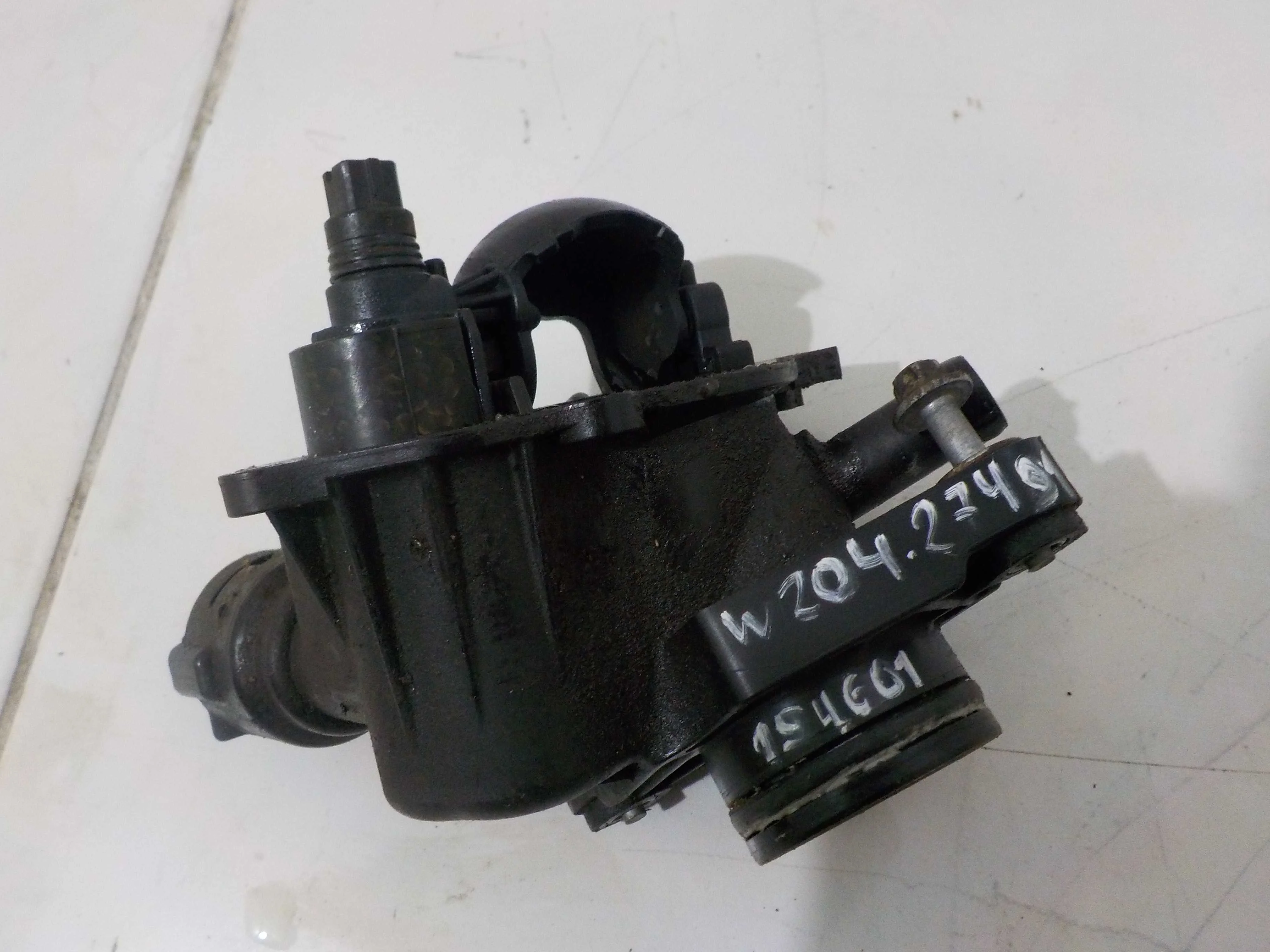 Корпус термостата Mercedes-Benz C-класс W204/S204/С204 рестайлинг (2011—2015)