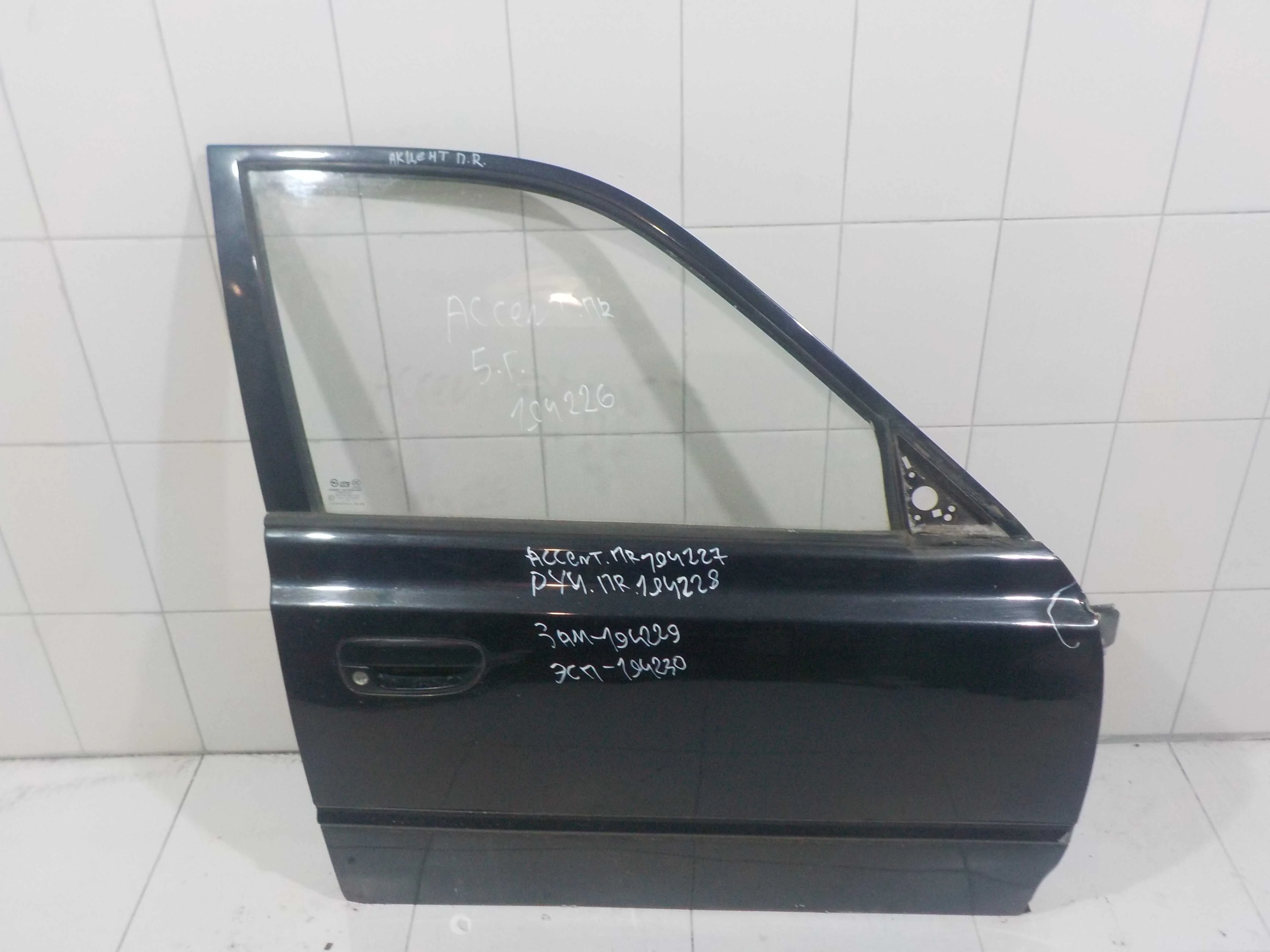 стекло Hyundai Accent II (1999—2012) Перед Право