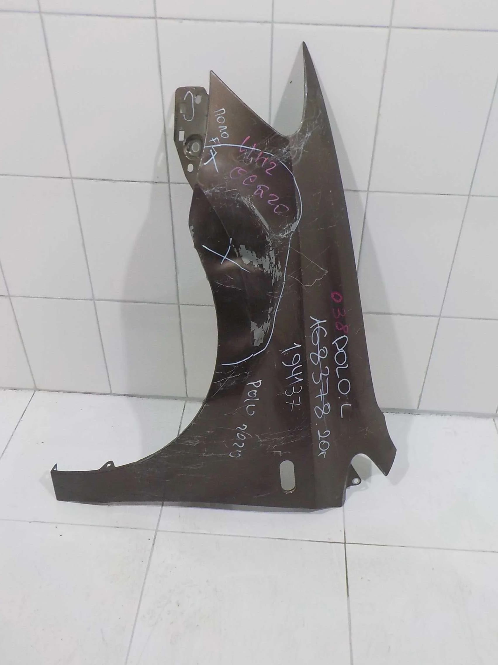 Крыло Volkswagen CrossPolo V рестайлинг (2014—2025) Перед Лево