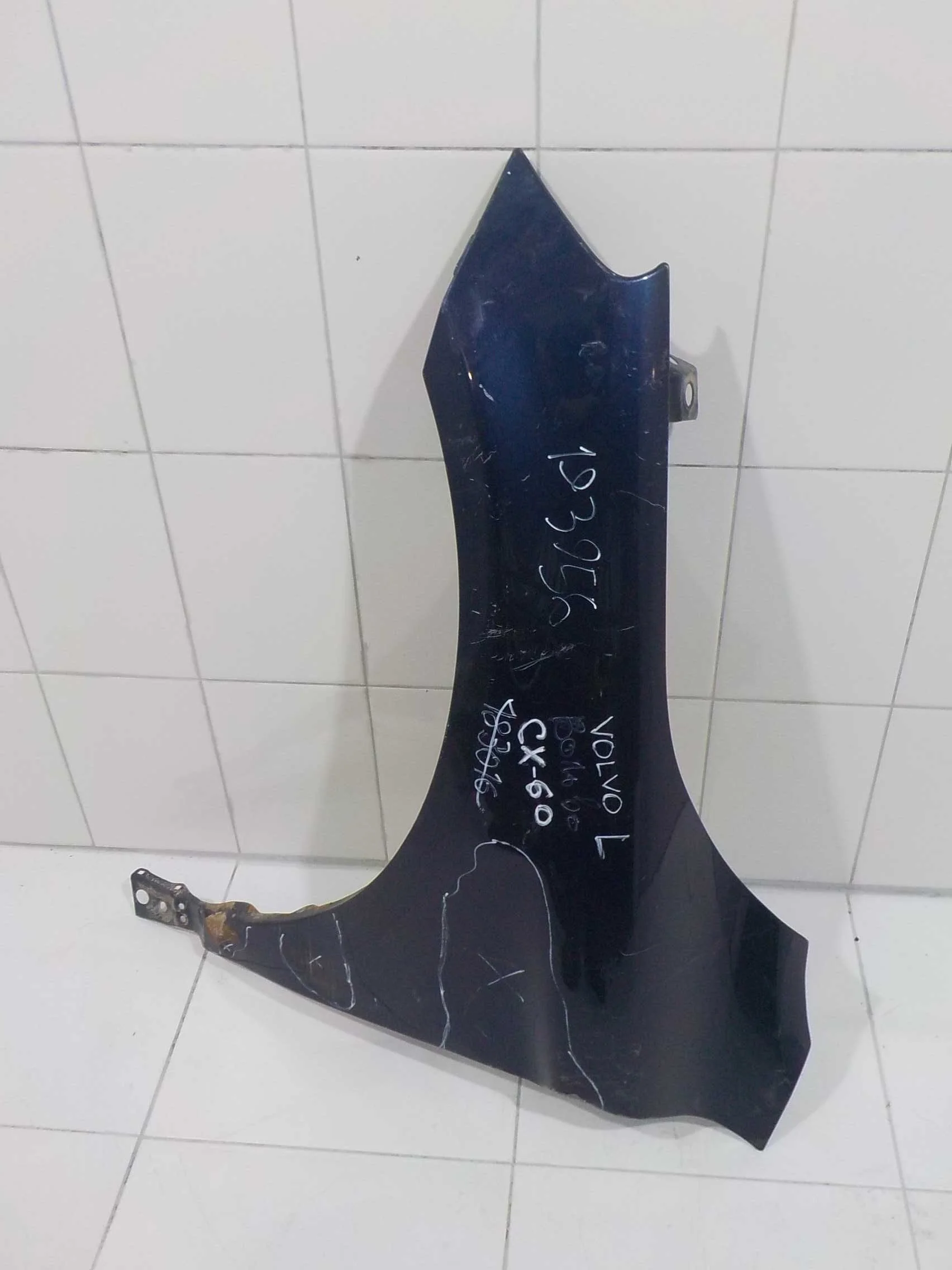 Крыло Volvo XC60 I (2008—2013) Перед Лево