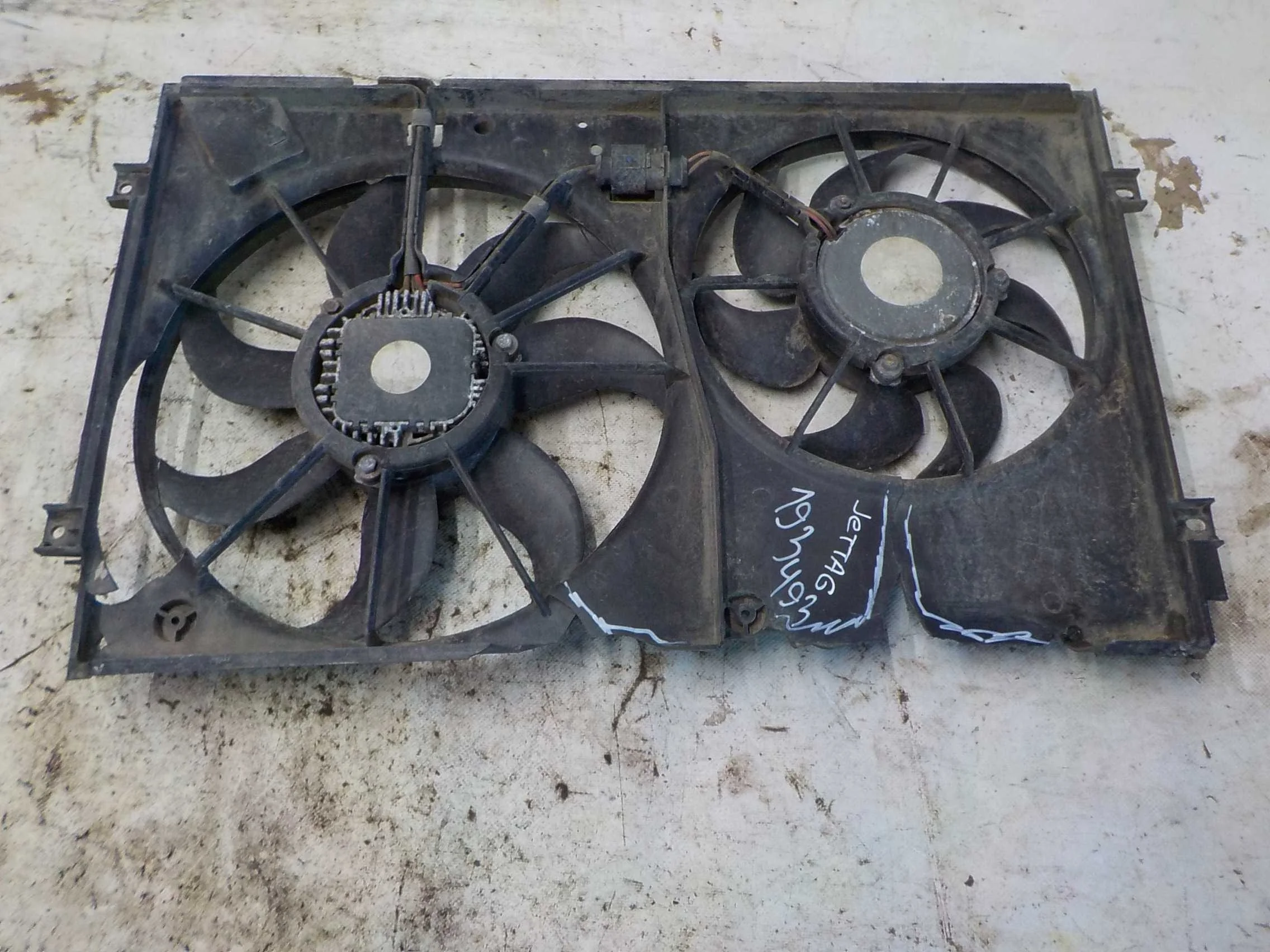 Диффузор радиатора Volkswagen Golf Mk4 (1997—2006)