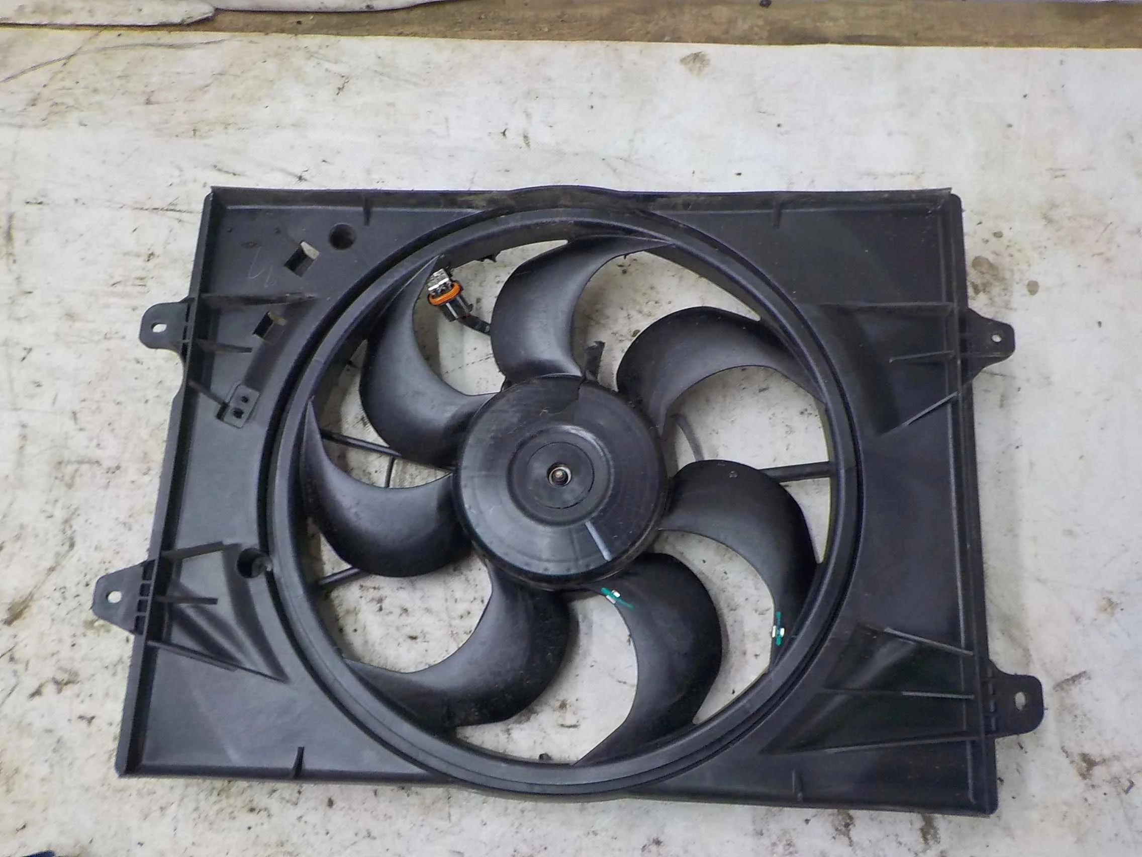 Диффузор радиатора Chery Tiggo 8 I (2018—2022)