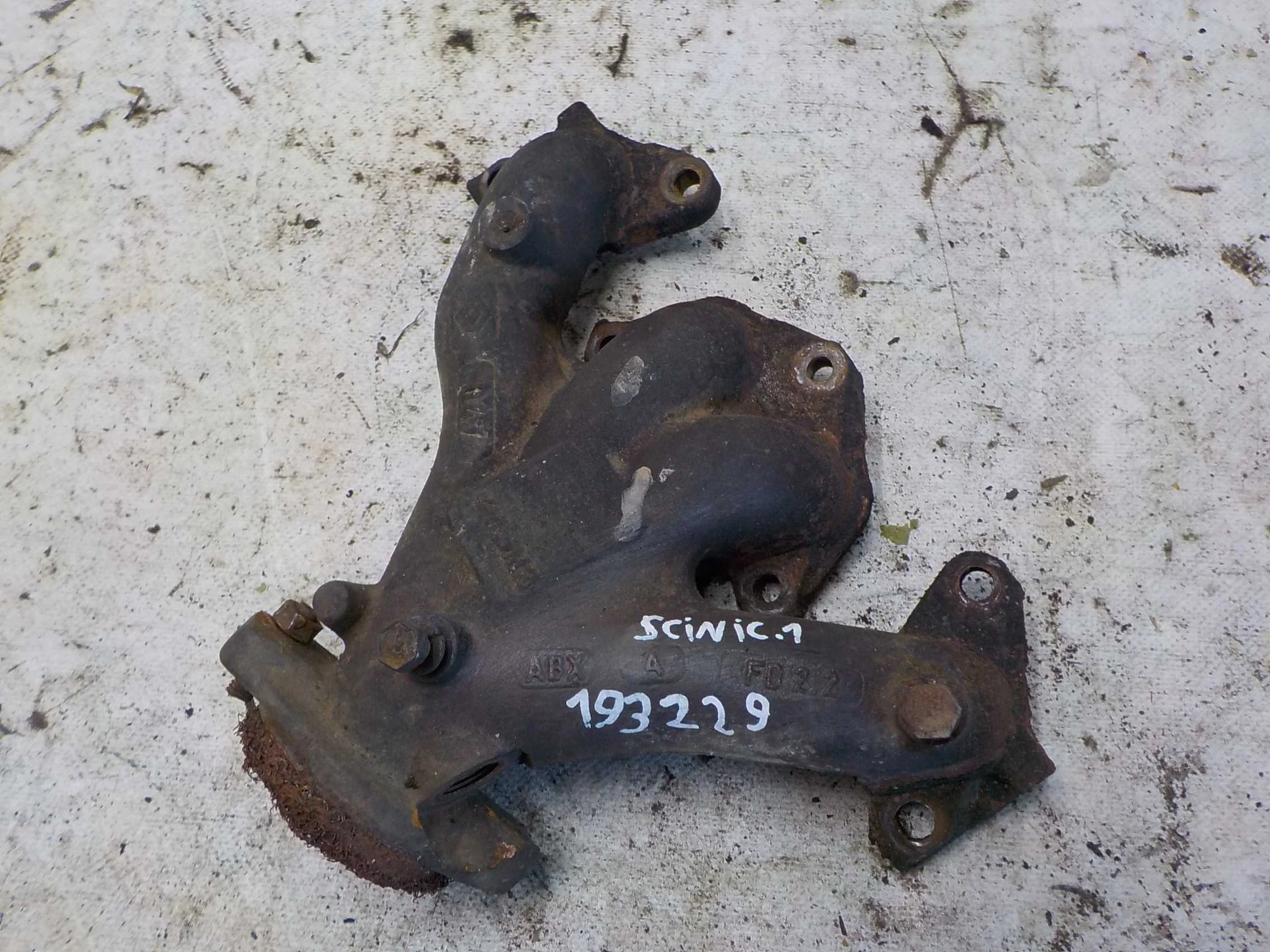 Коллектор выпускной Renault Symbol I (1999—2002)