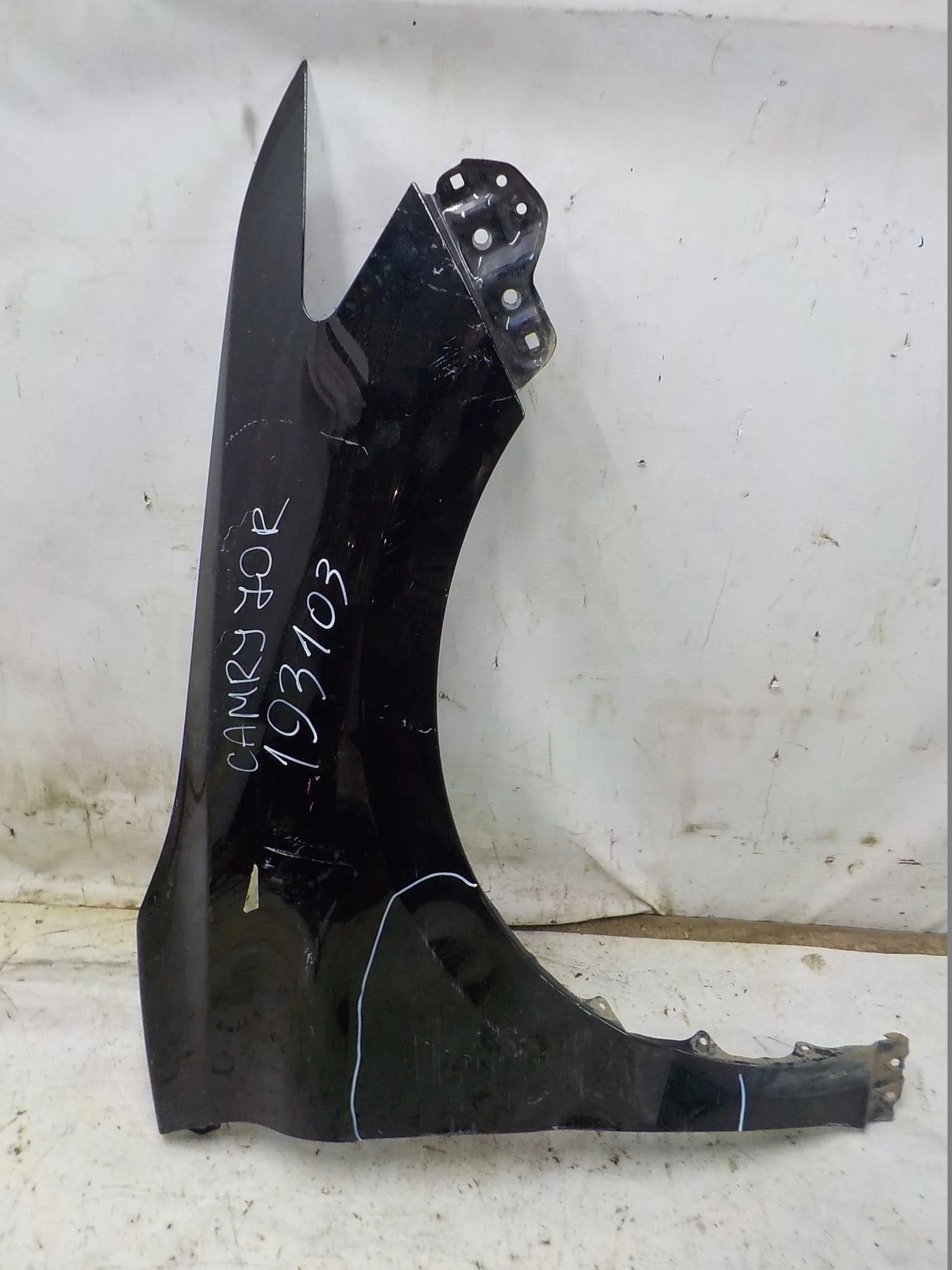 Крыло Toyota Camry XV70 (2017—2021) Перед Право