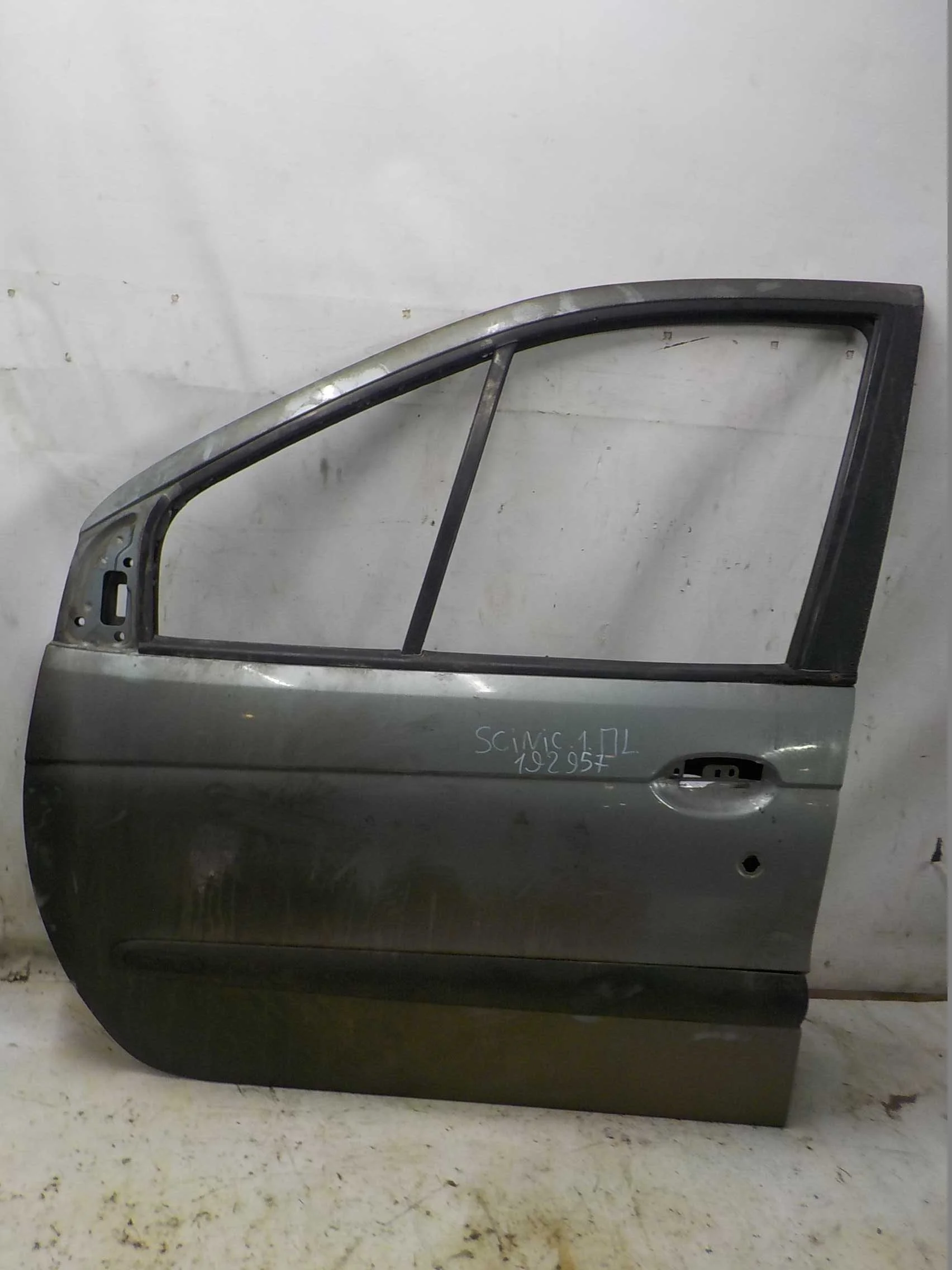 Дверь Renault Scenic I рестайлинг (1999—2003) Перед Лево