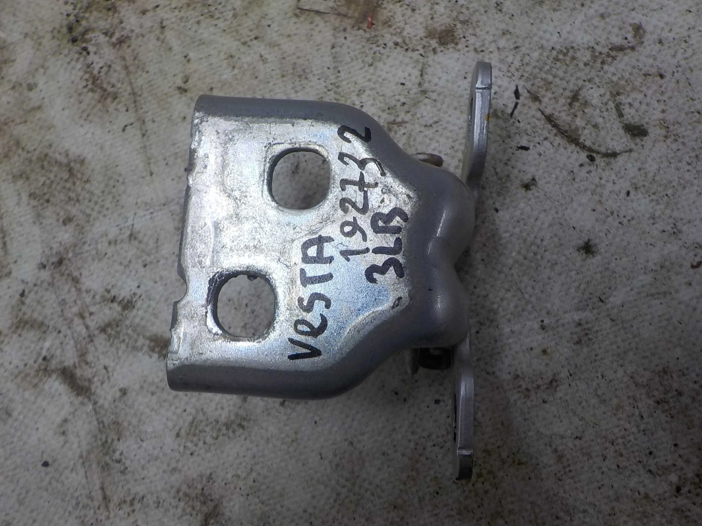 Петля двери Renault Arkana I (2019—2025) Зад Лево Верх