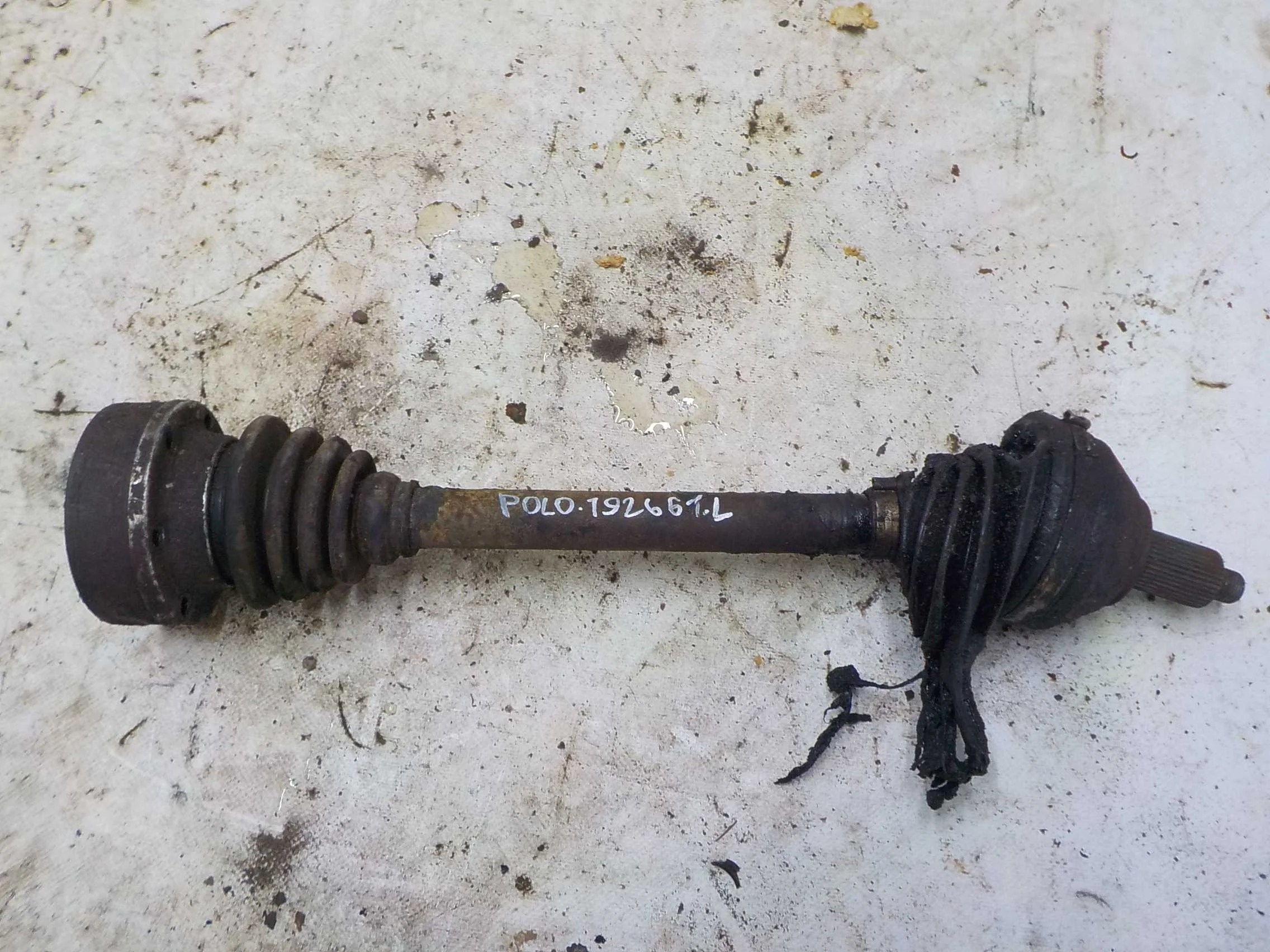 Привод Audi A1 8X (2010—2015)  Лево