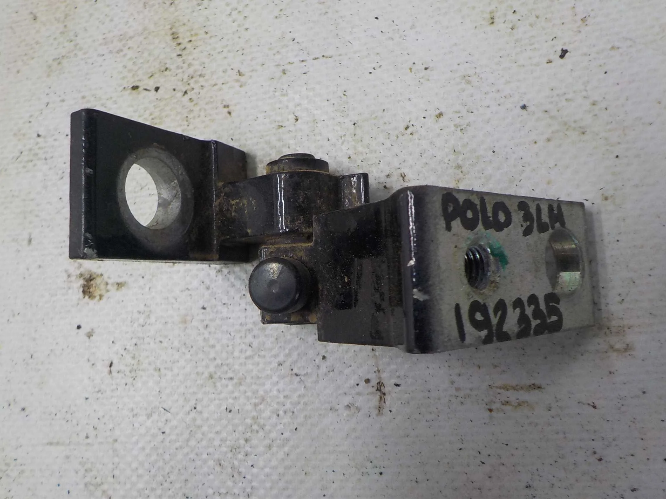 Петля двери Volkswagen Passat B7 (2010—2015) Зад Лево Низ