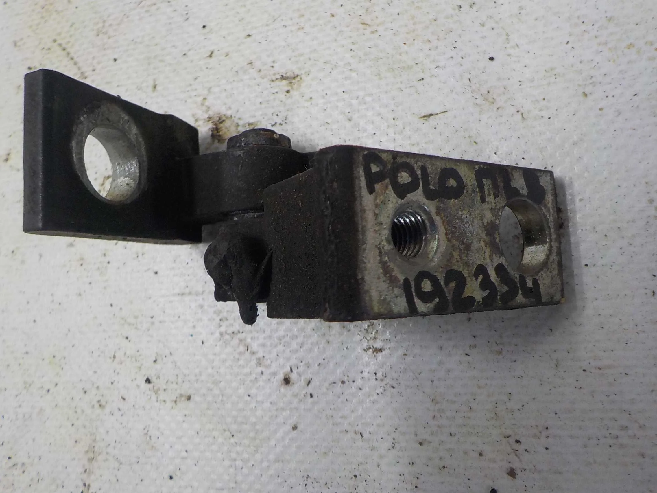 Петля двери Volkswagen Passat B7 (2010—2015) Перед Лево Верх