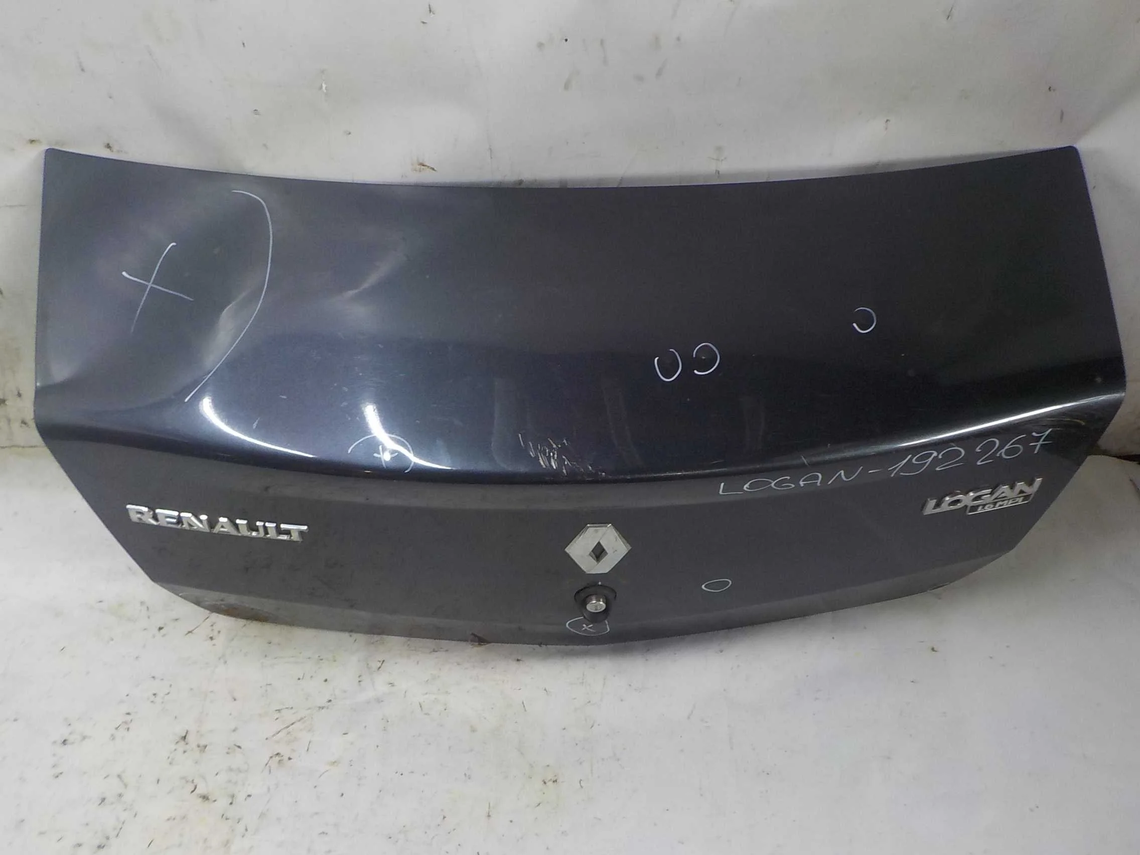 Крышка багажника Renault Logan I (2004—2009)