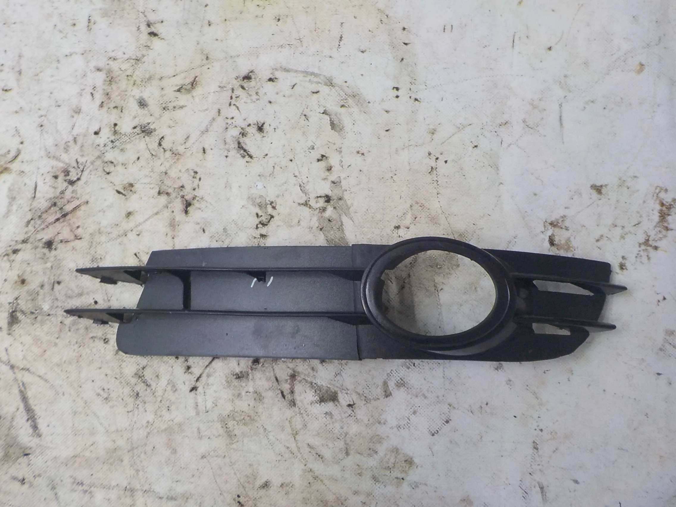 накладка на бампер Audi A6 C6 (2004—2008) Перед Лево