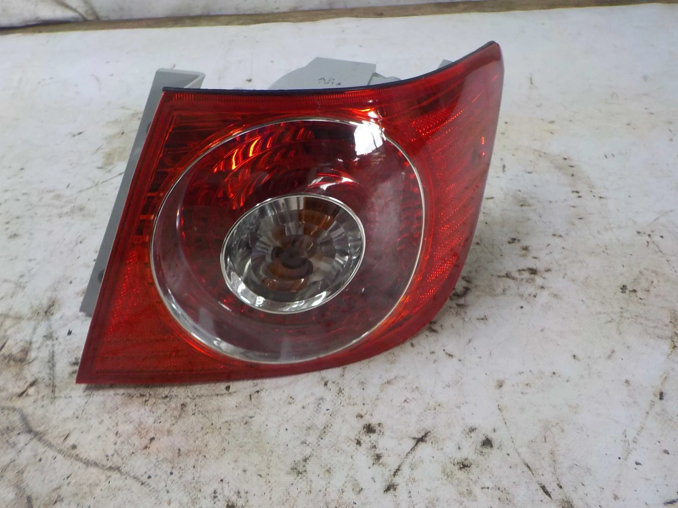 Фонарь Chevrolet Epica I (2006—2009)  Право