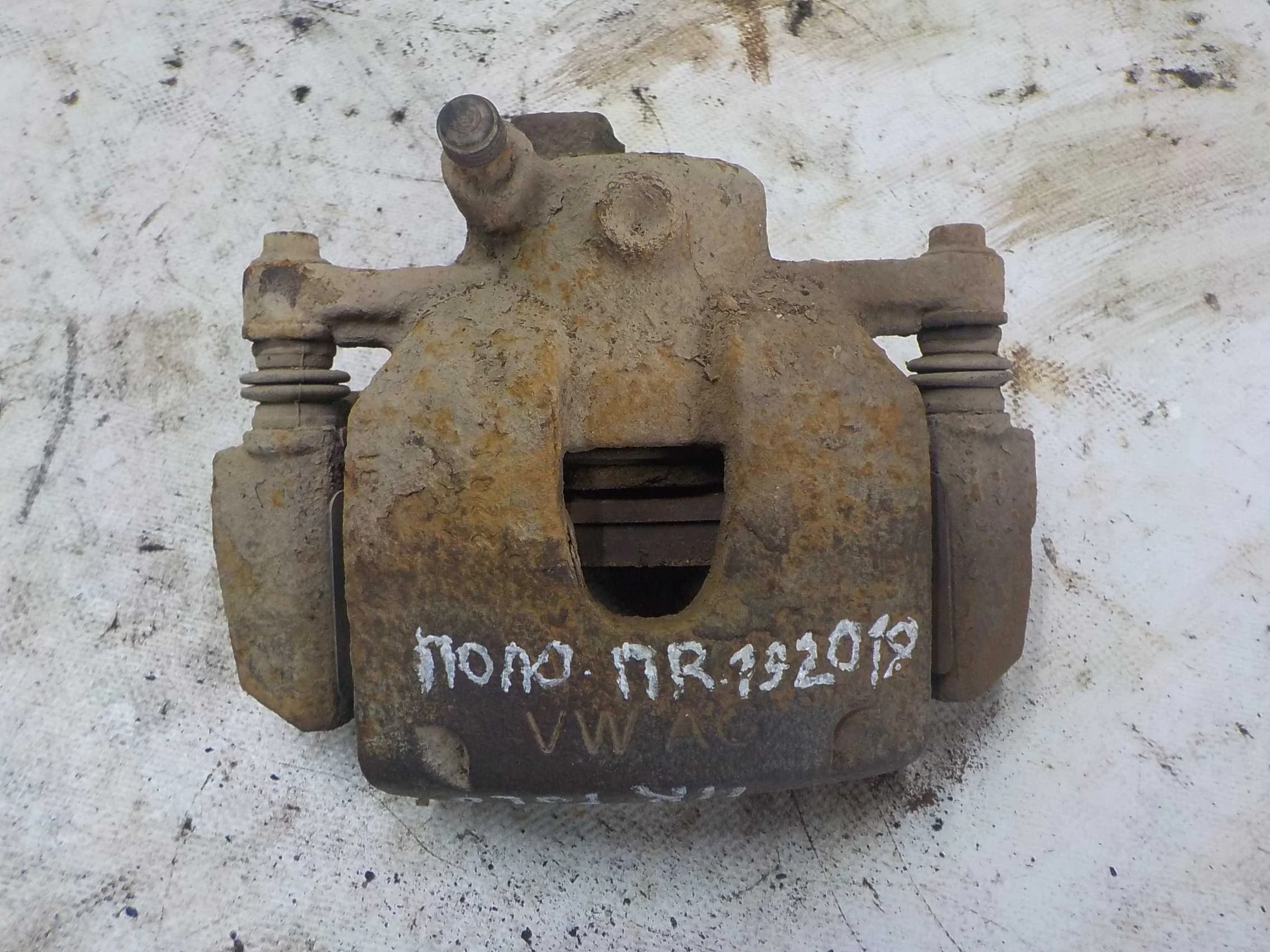 суппорт Volkswagen Polo V (2009—2015) Перед Право